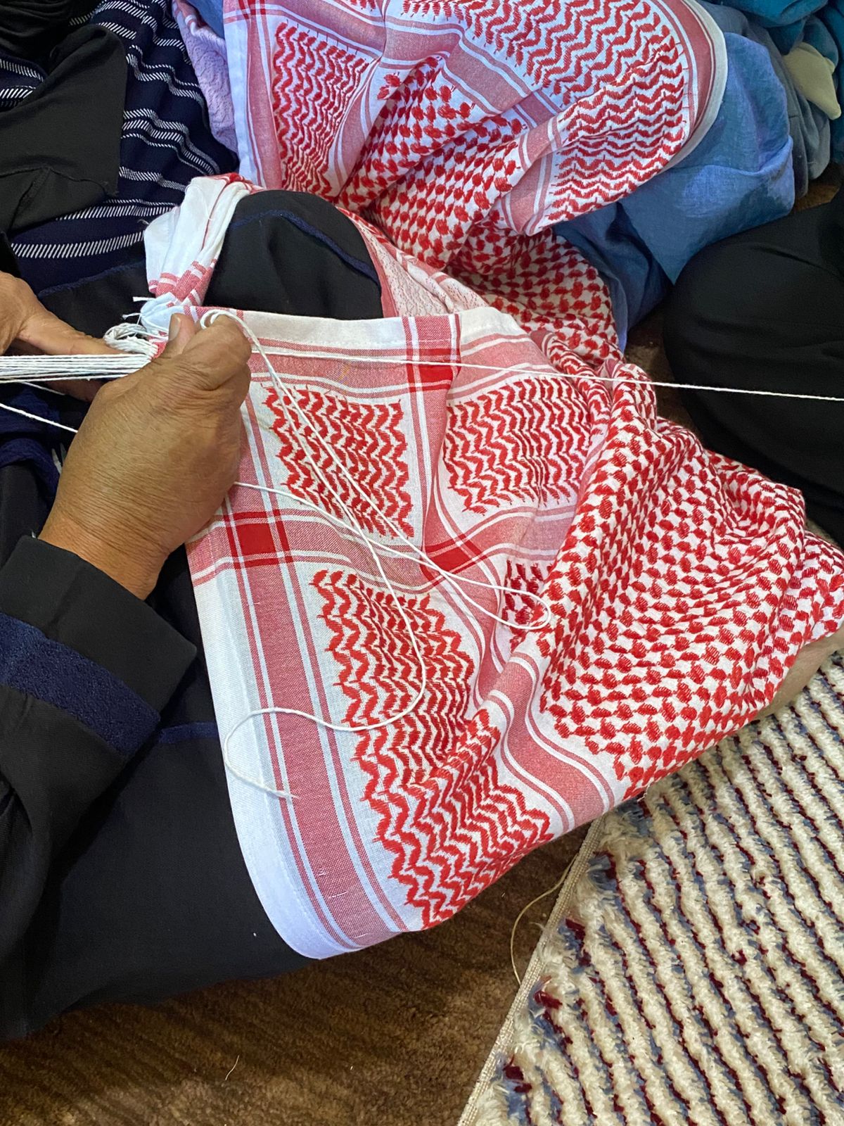 هيئة شباب كلنا الأردن تطلق دورة تهديب الشماغ لعشرين فتاة في مادبا