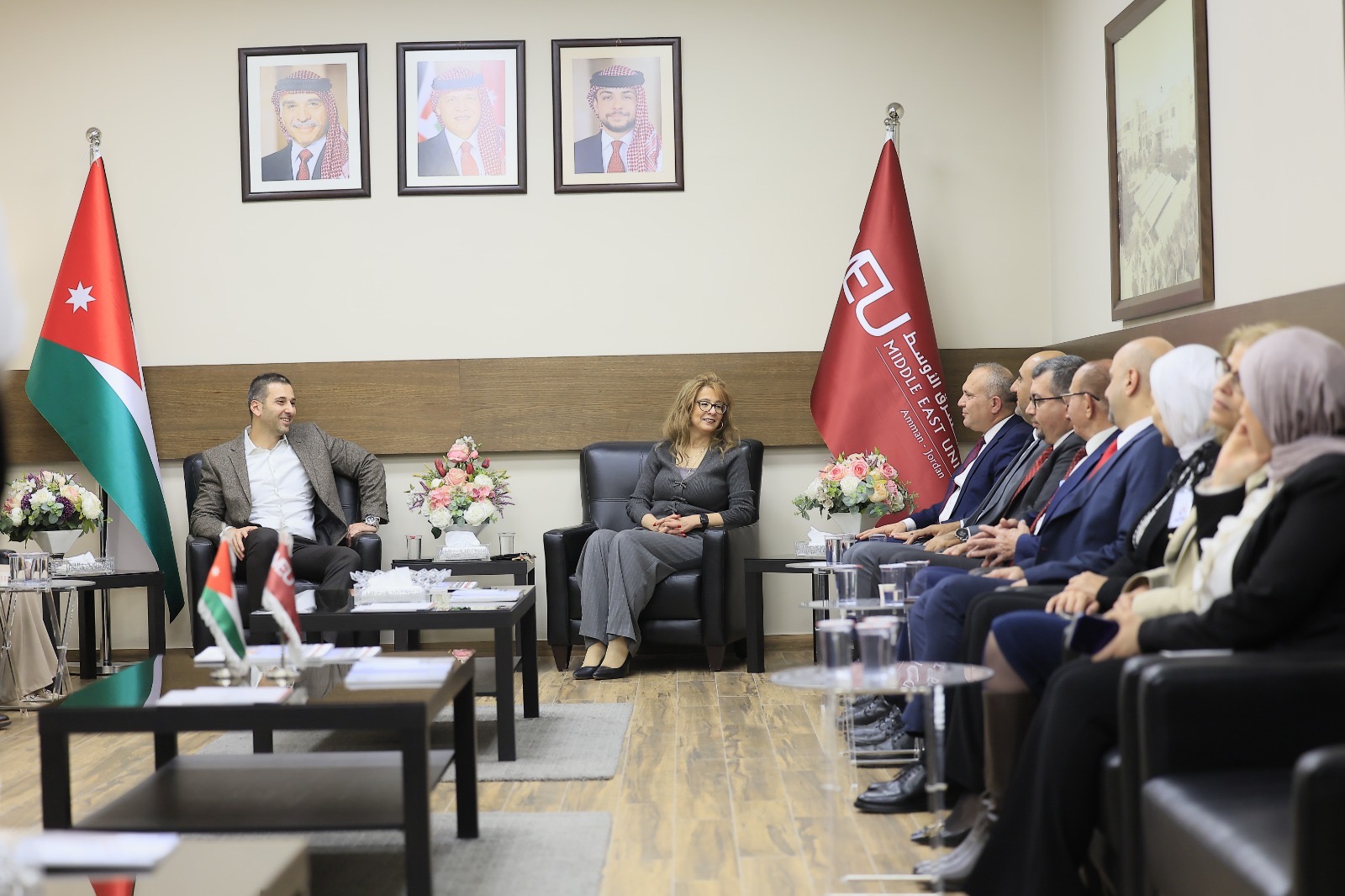 الشرق الأوسط تكرم عددًا من منتسبيها السابقين لأدوارهم الإيجابية الفاعلة