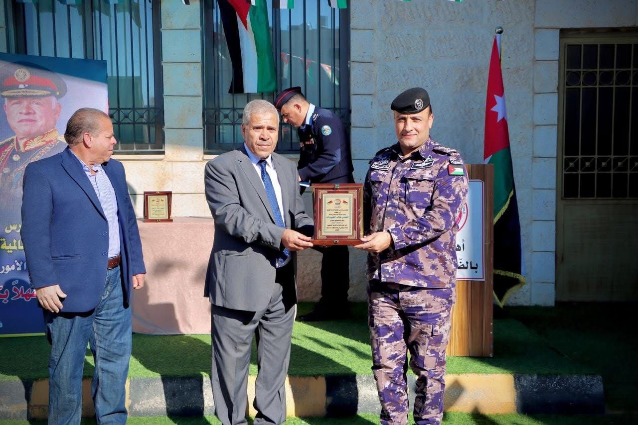مديرية شرطة مادبا ودفاع مدني مادبا يكرّمان المشاركين في دورة “المسعف الصغير” بمدرسة طلائع الإبداع العالمية