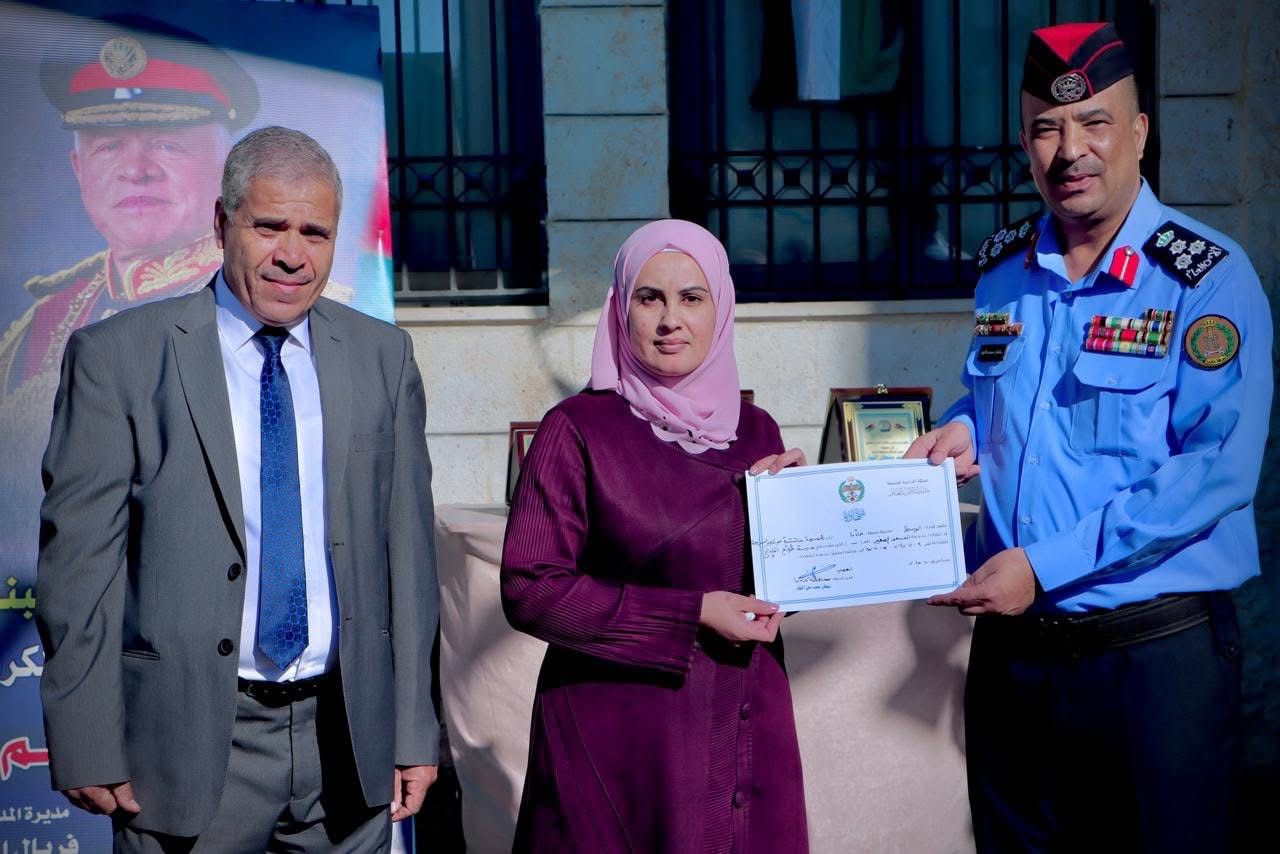 مديرية شرطة مادبا ودفاع مدني مادبا يكرّمان المشاركين في دورة “المسعف الصغير” بمدرسة طلائع الإبداع العالمية