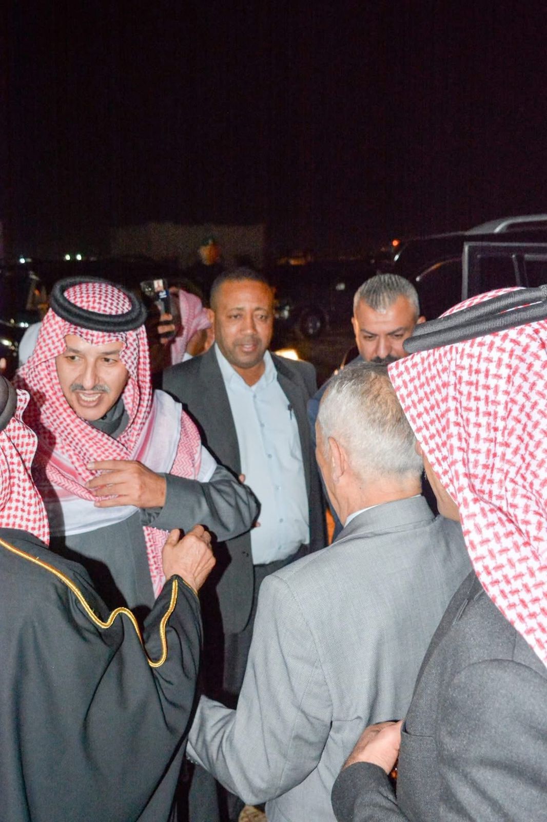 مأدبة عشاء احتفاءً بزيارة رئيس الديوان الملكي وعدد من أصحاب المعالي في ديوان قبيلة بني عطية بالخالدية