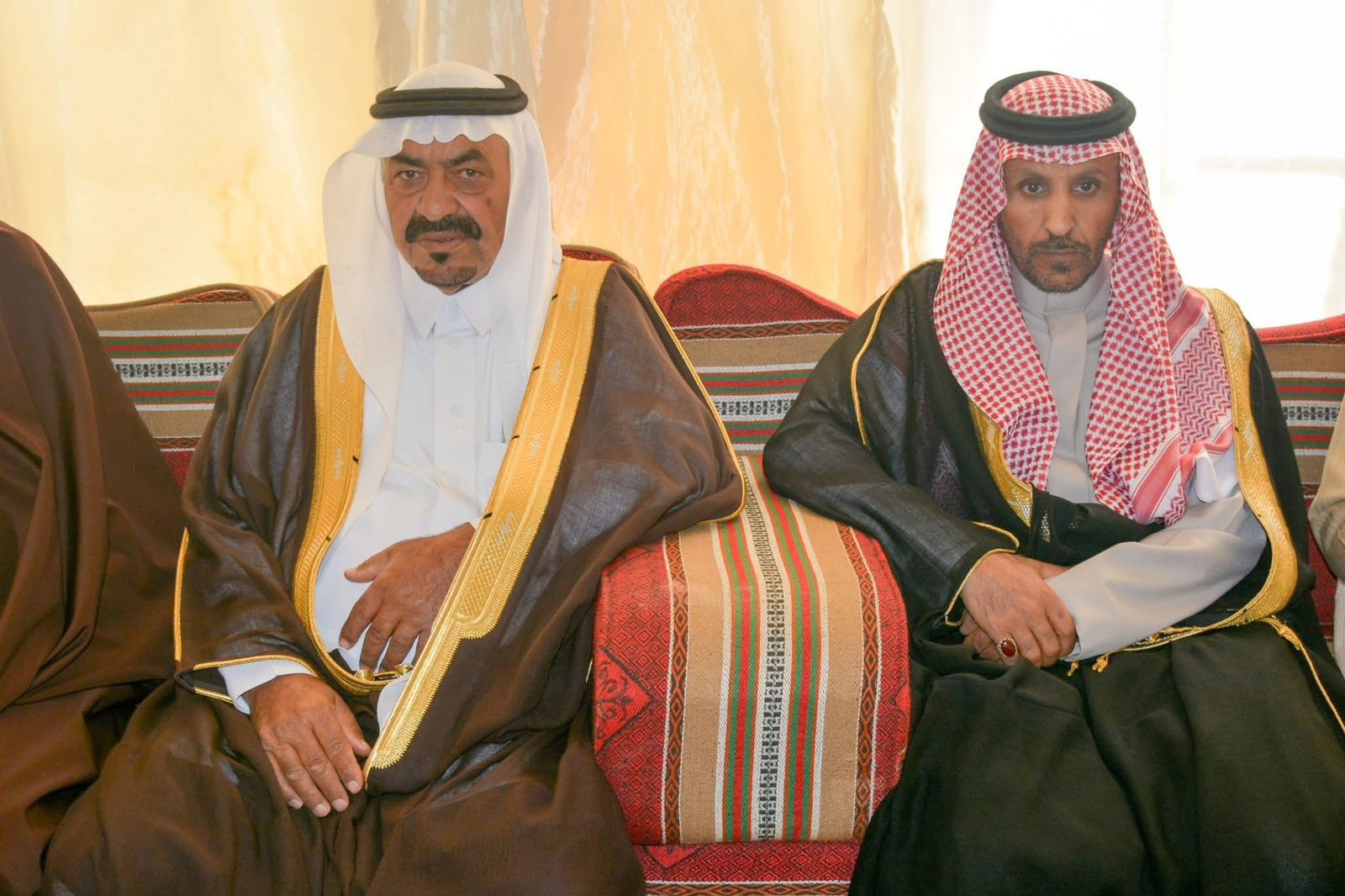 مأدبة عشاء احتفاءً بزيارة رئيس الديوان الملكي وعدد من أصحاب المعالي في ديوان قبيلة بني عطية بالخالدية