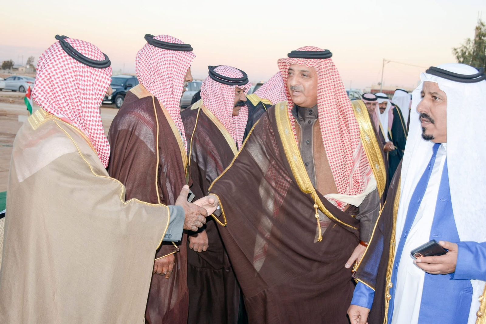 مأدبة عشاء احتفاءً بزيارة رئيس الديوان الملكي وعدد من أصحاب المعالي في ديوان قبيلة بني عطية بالخالدية