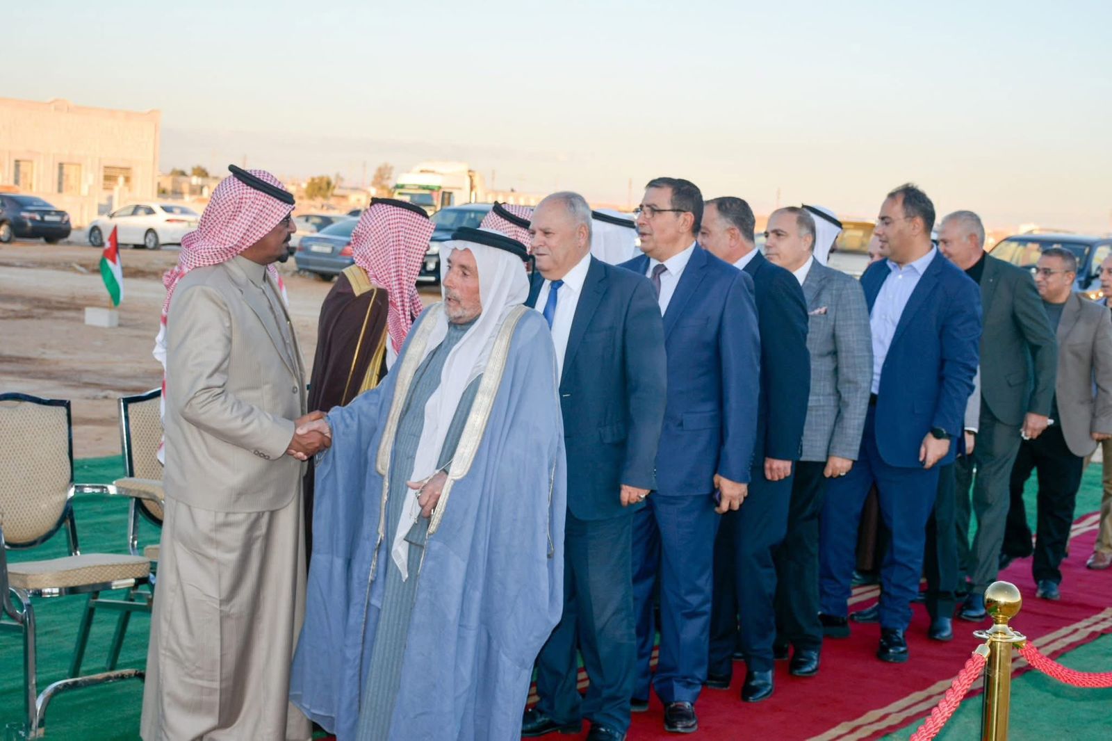 مأدبة عشاء احتفاءً بزيارة رئيس الديوان الملكي وعدد من أصحاب المعالي في ديوان قبيلة بني عطية بالخالدية