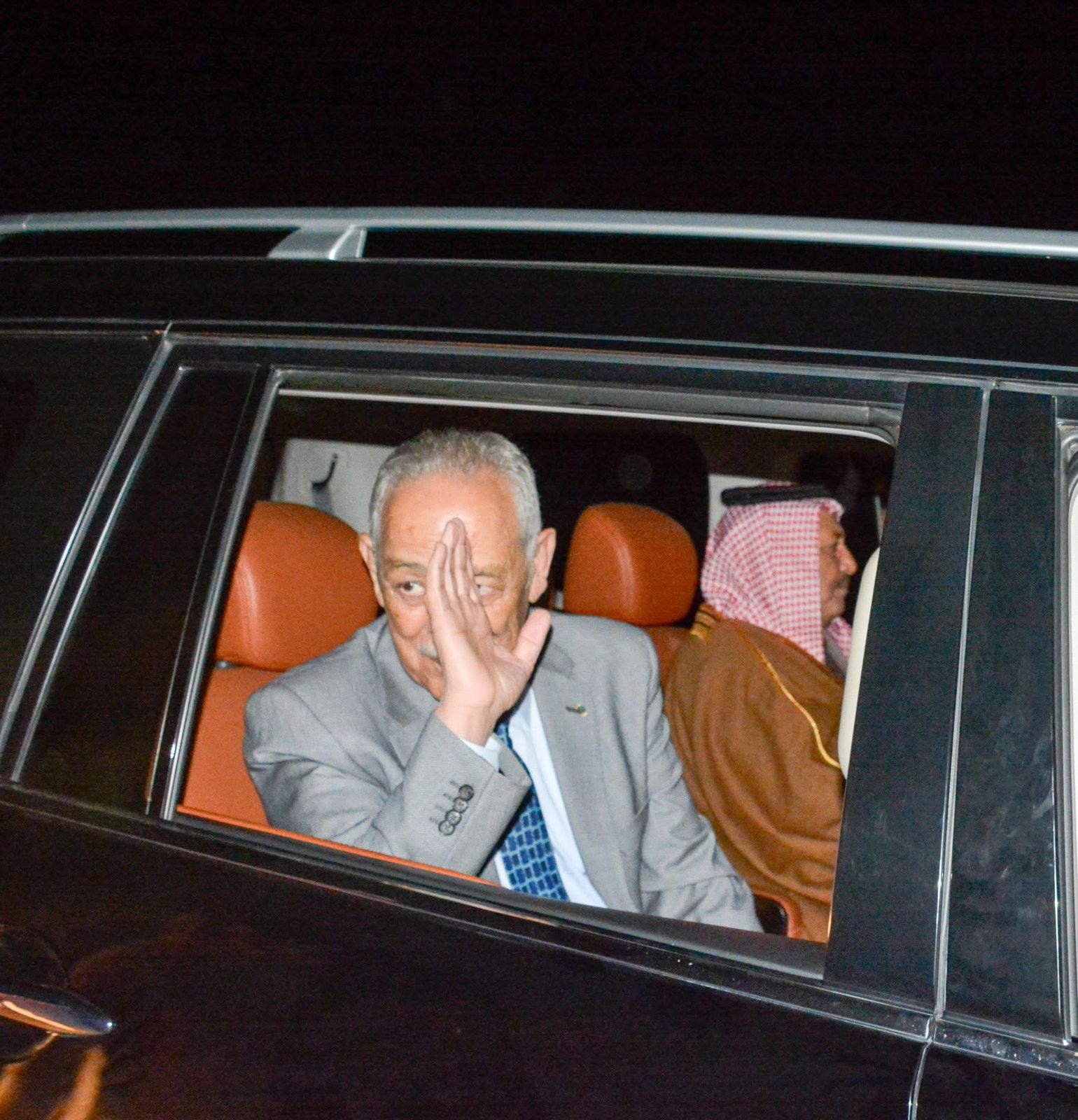 مأدبة عشاء احتفاءً بزيارة رئيس الديوان الملكي وعدد من أصحاب المعالي في ديوان قبيلة بني عطية بالخالدية