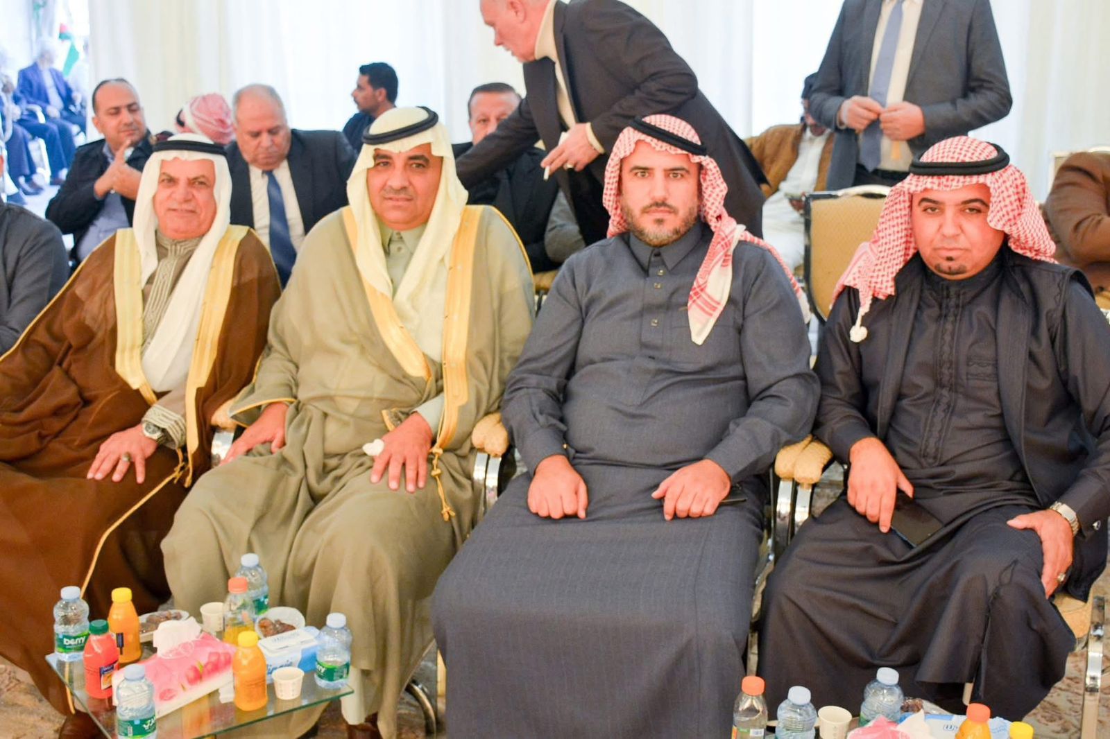 مأدبة عشاء احتفاءً بزيارة رئيس الديوان الملكي وعدد من أصحاب المعالي في ديوان قبيلة بني عطية بالخالدية