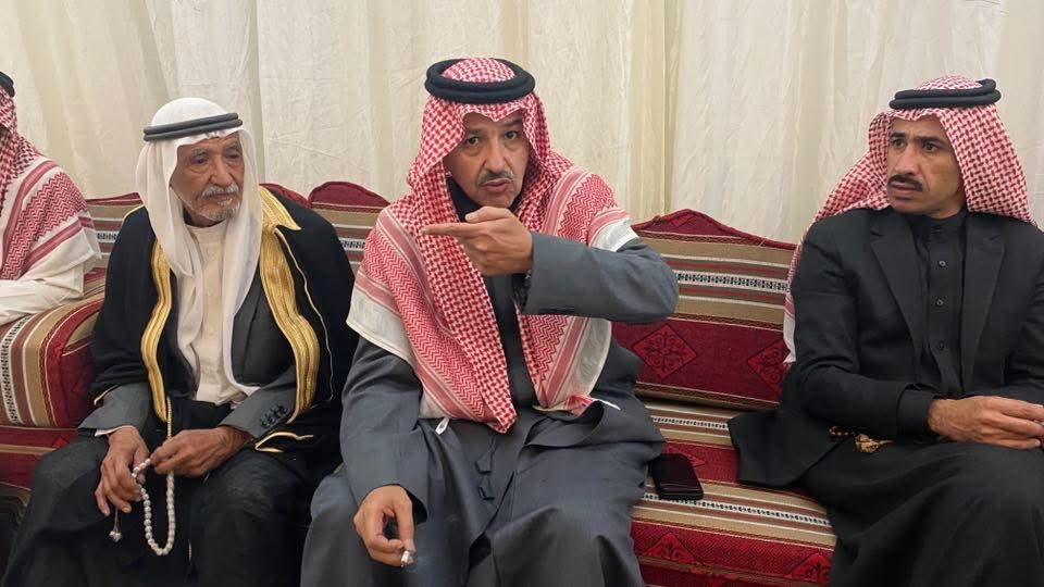 مأدبة عشاء احتفاءً بزيارة رئيس الديوان الملكي وعدد من أصحاب المعالي في ديوان قبيلة بني عطية بالخالدية