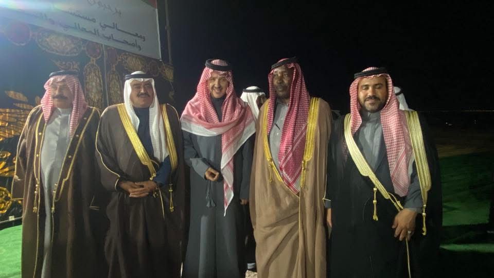 مأدبة عشاء احتفاءً بزيارة رئيس الديوان الملكي وعدد من أصحاب المعالي في ديوان قبيلة بني عطية بالخالدية