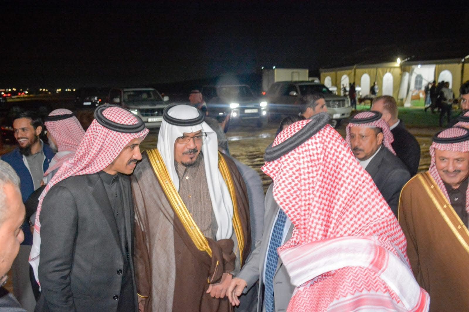 مأدبة عشاء احتفاءً بزيارة رئيس الديوان الملكي وعدد من أصحاب المعالي في ديوان قبيلة بني عطية بالخالدية