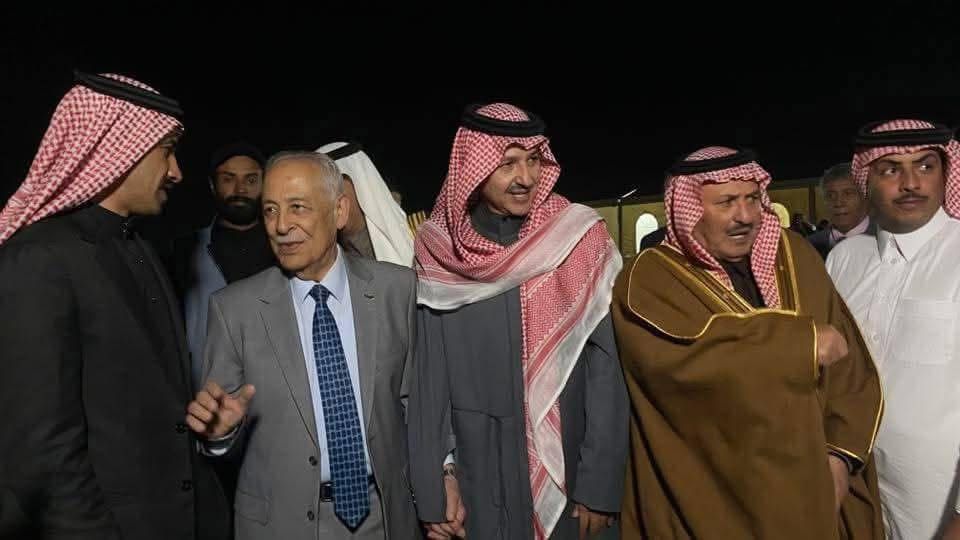 مأدبة عشاء احتفاءً بزيارة رئيس الديوان الملكي وعدد من أصحاب المعالي في ديوان قبيلة بني عطية بالخالدية