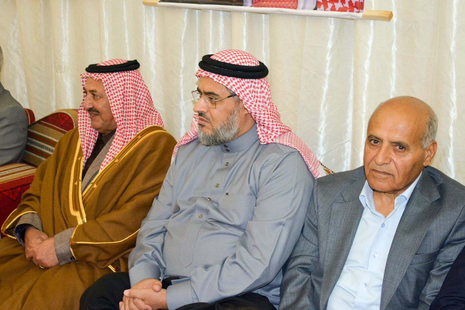 مأدبة عشاء احتفاءً بزيارة رئيس الديوان الملكي وعدد من أصحاب المعالي في ديوان قبيلة بني عطية بالخالدية