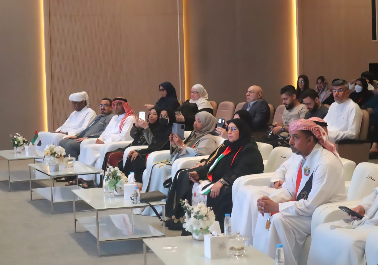 جمعية أصدقاء كبار المواطنين تحتفل بيوم الاتحاد الـ54 بروح “متحدين