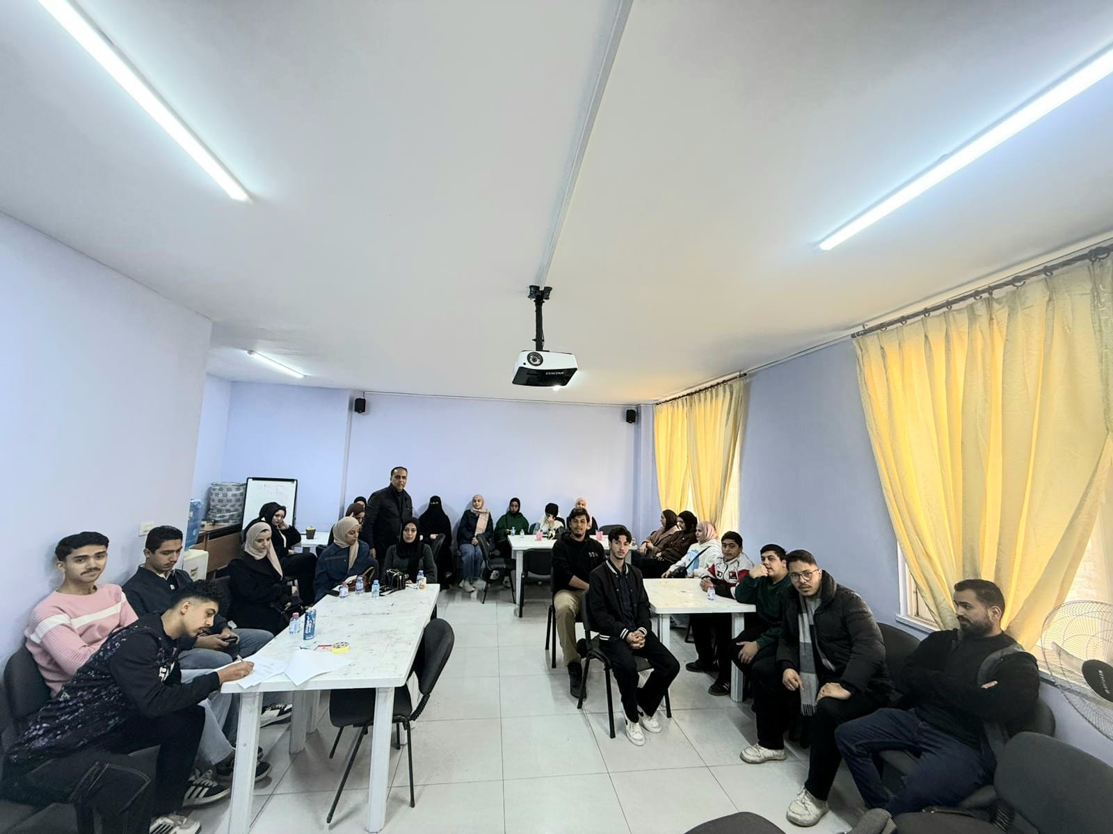 مديرية شباب الزرقاء تنظم جلسة لتعزيز المشاركة السياسية للشباب