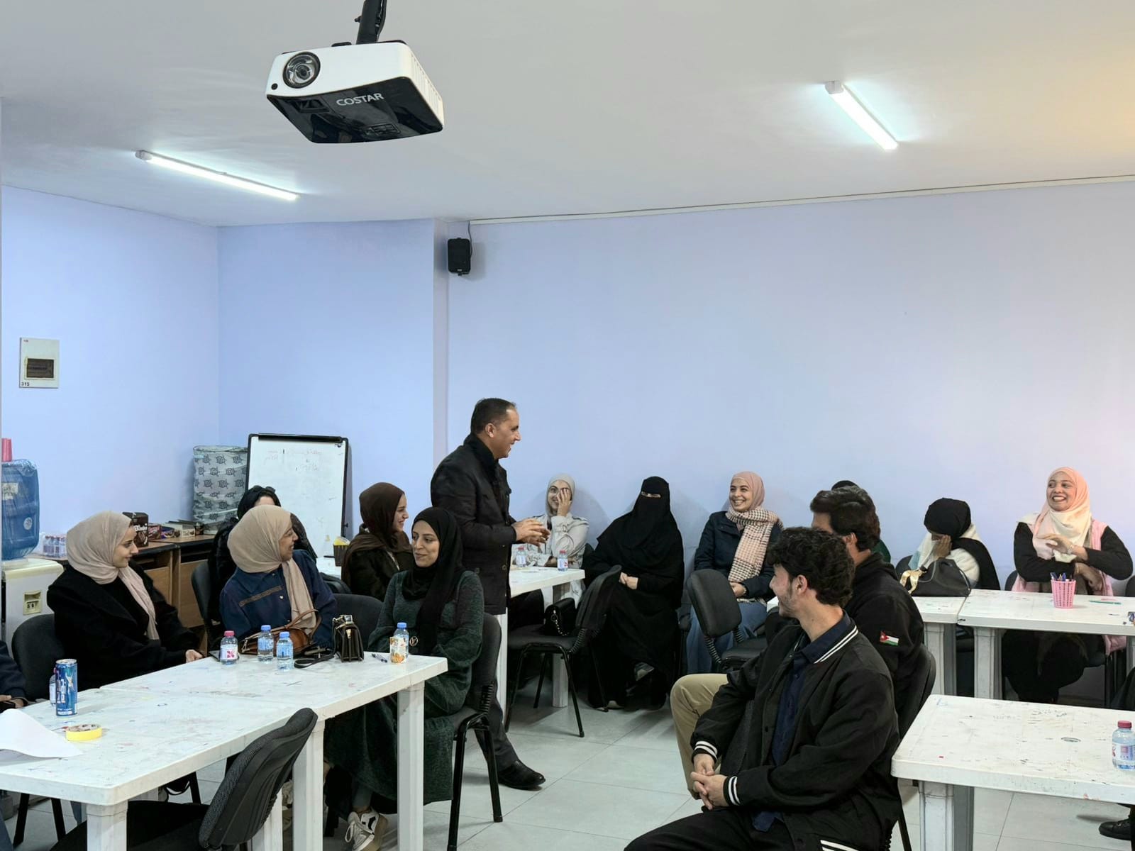 مديرية شباب الزرقاء تنظم جلسة لتعزيز المشاركة السياسية للشباب