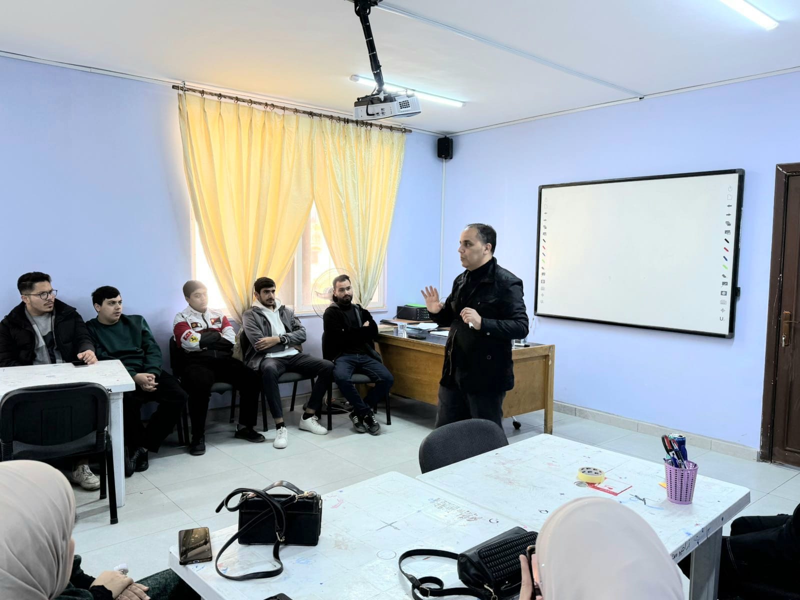 مديرية شباب الزرقاء تنظم جلسة لتعزيز المشاركة السياسية للشباب