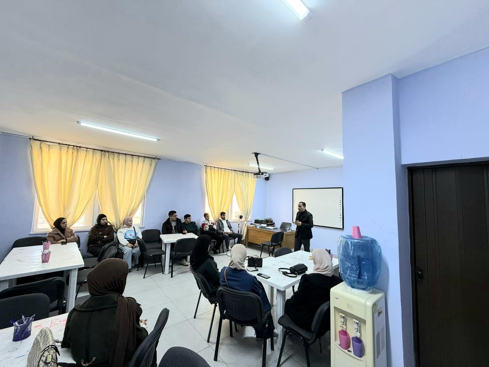 مديرية شباب الزرقاء تنظم جلسة لتعزيز المشاركة السياسية للشباب