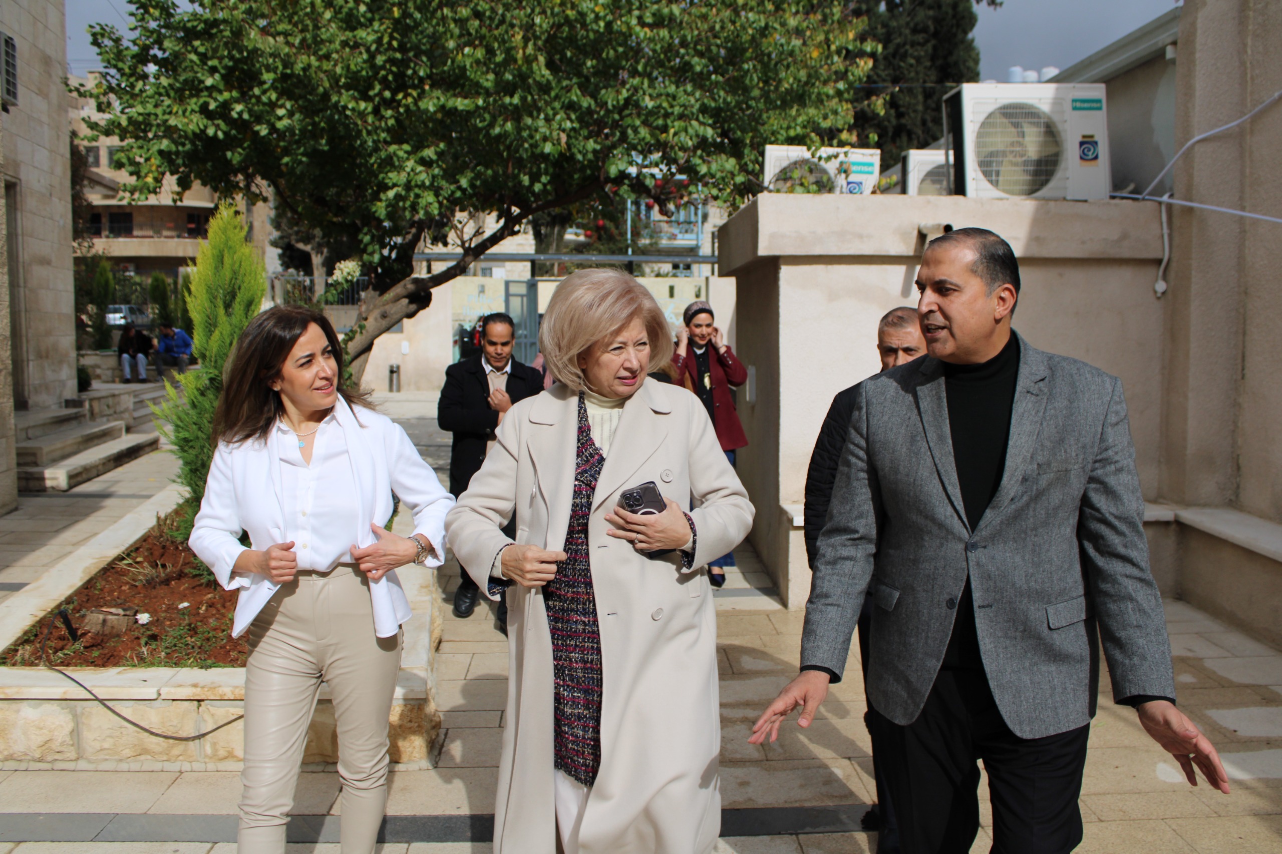 العين هيفاء النجار ترعى حفل تكريم نوادي حكمت الثقافة في المدارس الحكومية