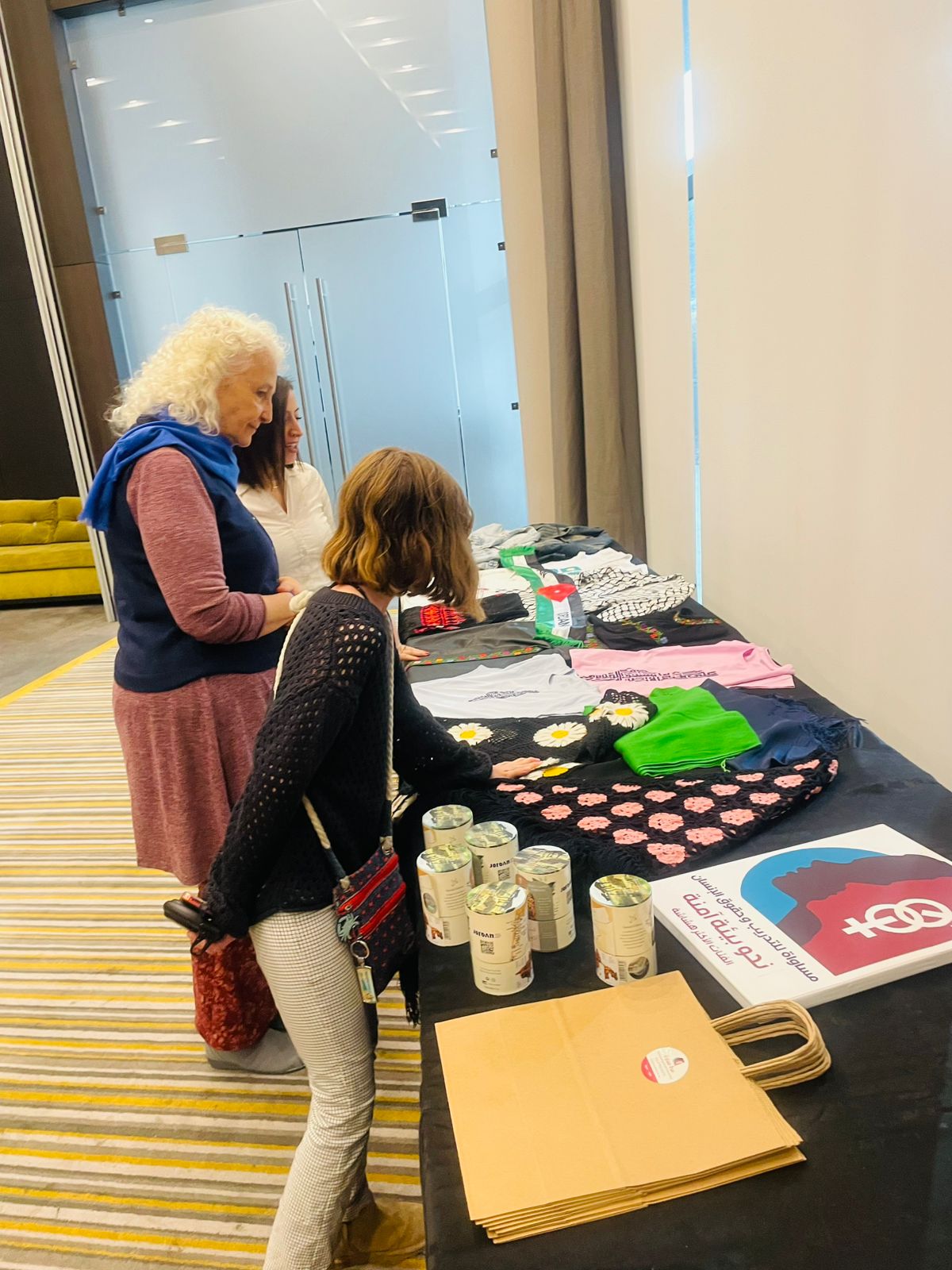 مساواة تطلق منتجاتها في إسطنبول.. سوق مساواة يعرض إبداعات مادبا