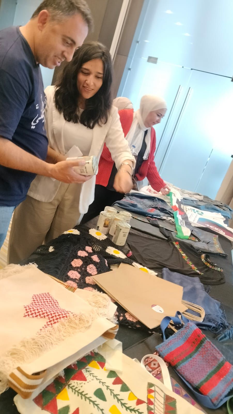 مساواة تطلق منتجاتها في إسطنبول.. سوق مساواة يعرض إبداعات مادبا