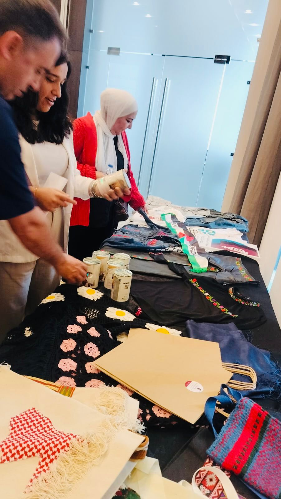 مساواة تطلق منتجاتها في إسطنبول.. سوق مساواة يعرض إبداعات مادبا