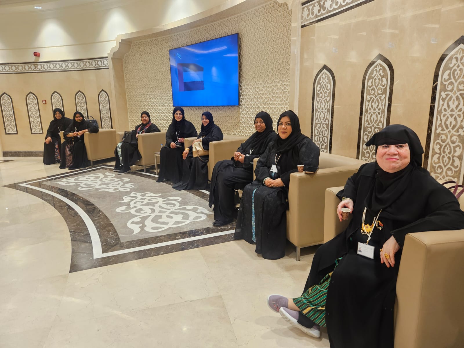 زيارة ثقافية إلى مجمع القرآن الكريم في الشارقة ضمن مبادرة «عيش اللحظة