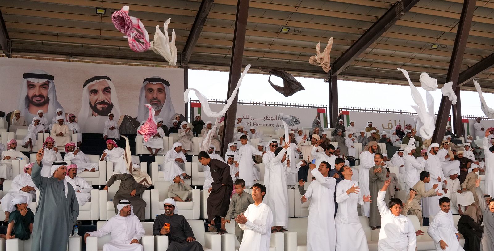 منافسات قوية في مزاينة مدينة زايد بمهرجان الظفرة وتتويج الفائزين