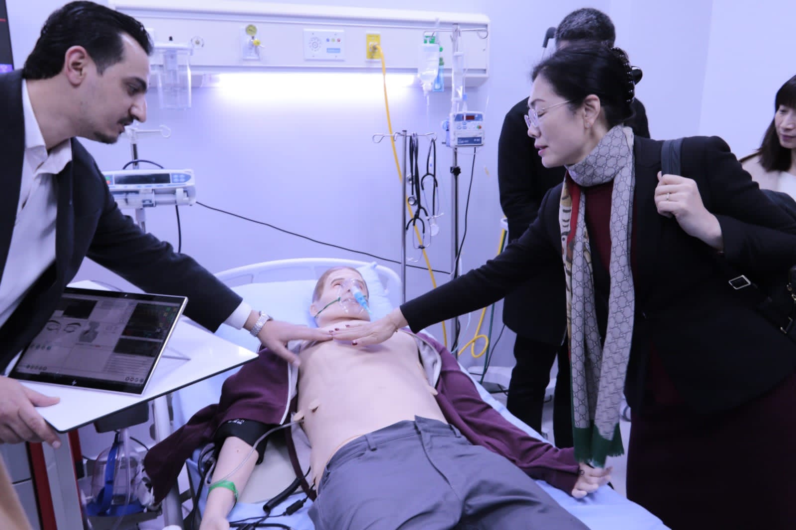 جامعة الحسين بن طلال وجامعة جنوب الصين الطبية تبحثان شراكة استراتيجية في التعليم والبحث الطبي.