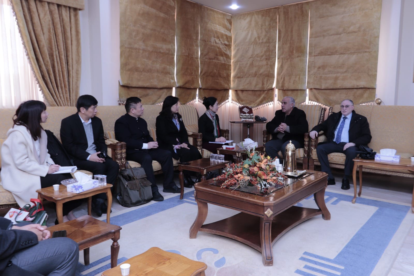 جامعة الحسين بن طلال وجامعة جنوب الصين الطبية تبحثان شراكة استراتيجية في التعليم والبحث الطبي.