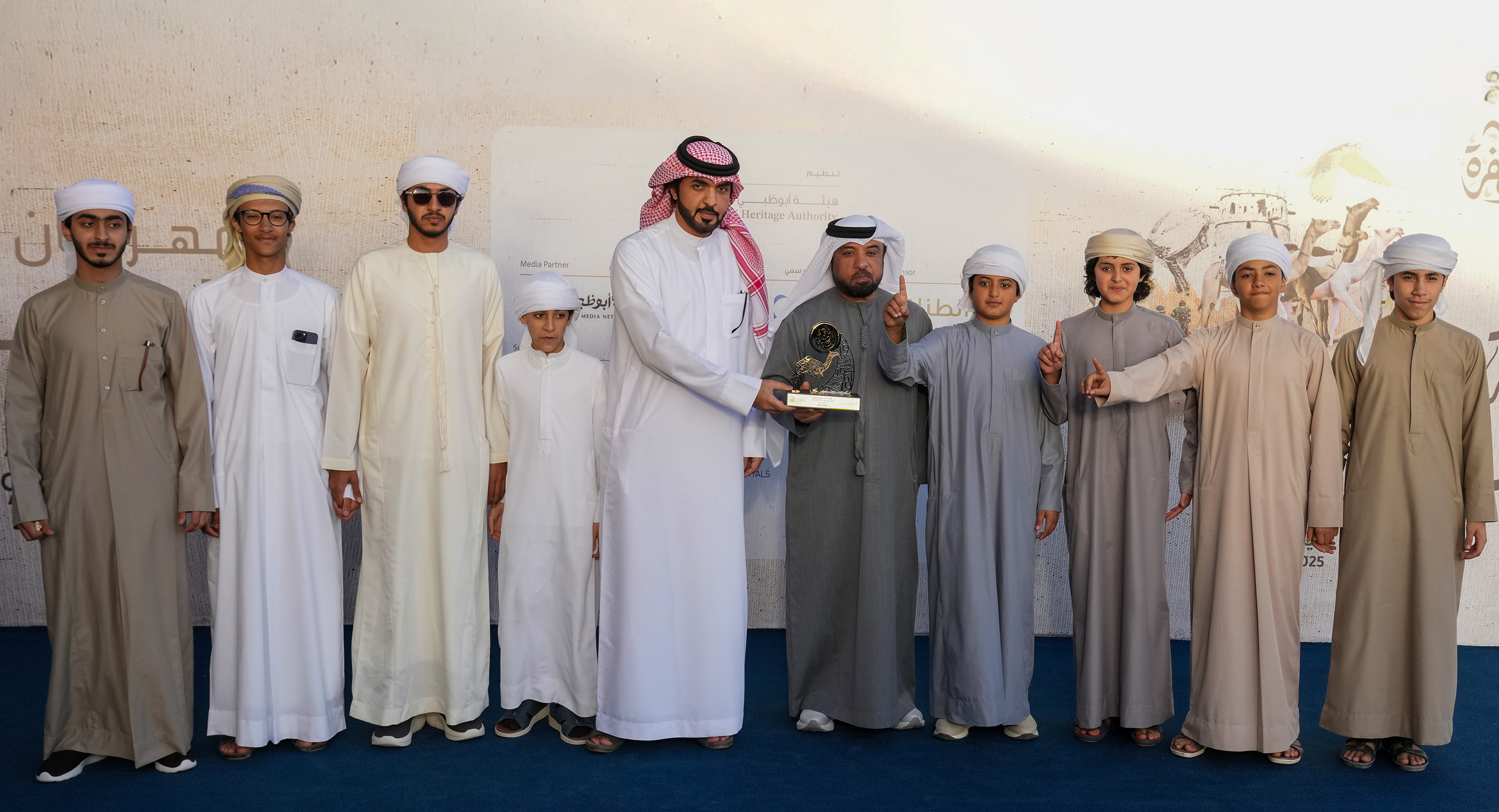 رموز الذهب تزين أشواط الحول في مزاينة مدينة زايد بمهرجان الظفرة