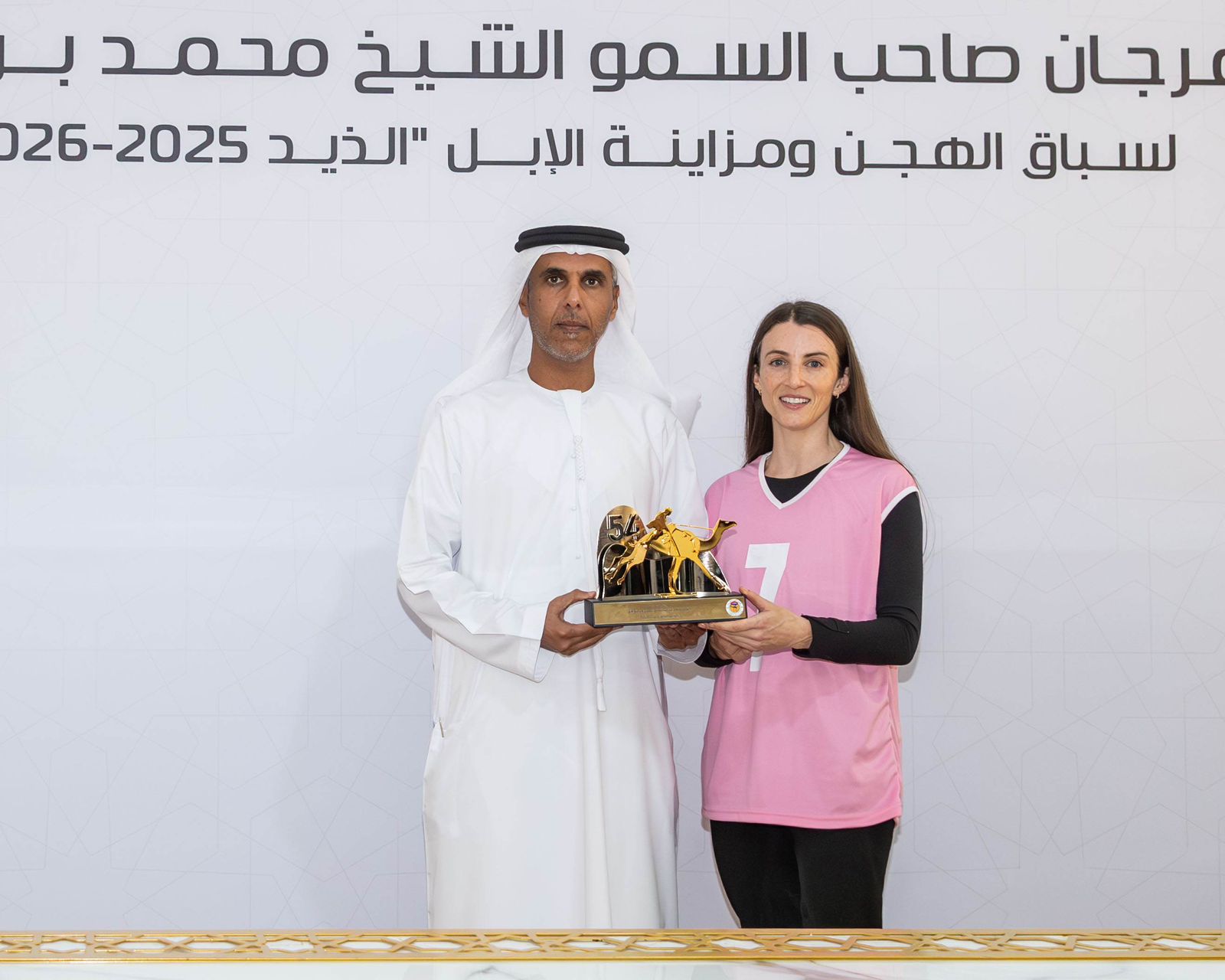 ماراثون رحلة الهجن ضمن مهرجان محمد بن زايد لسباقات الهجن بالذيد