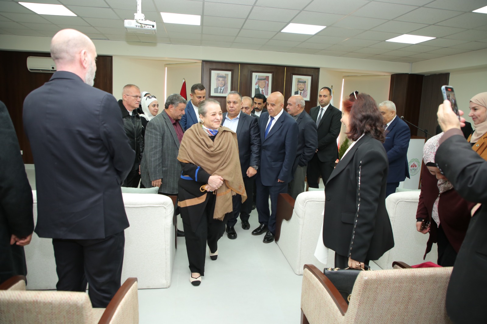 صاحبة السمو الملكي الأميرة عالية بنت الحسين المعظمة الرئيسة الفخرية تزور نادي خريجي الجامعة الأردنية