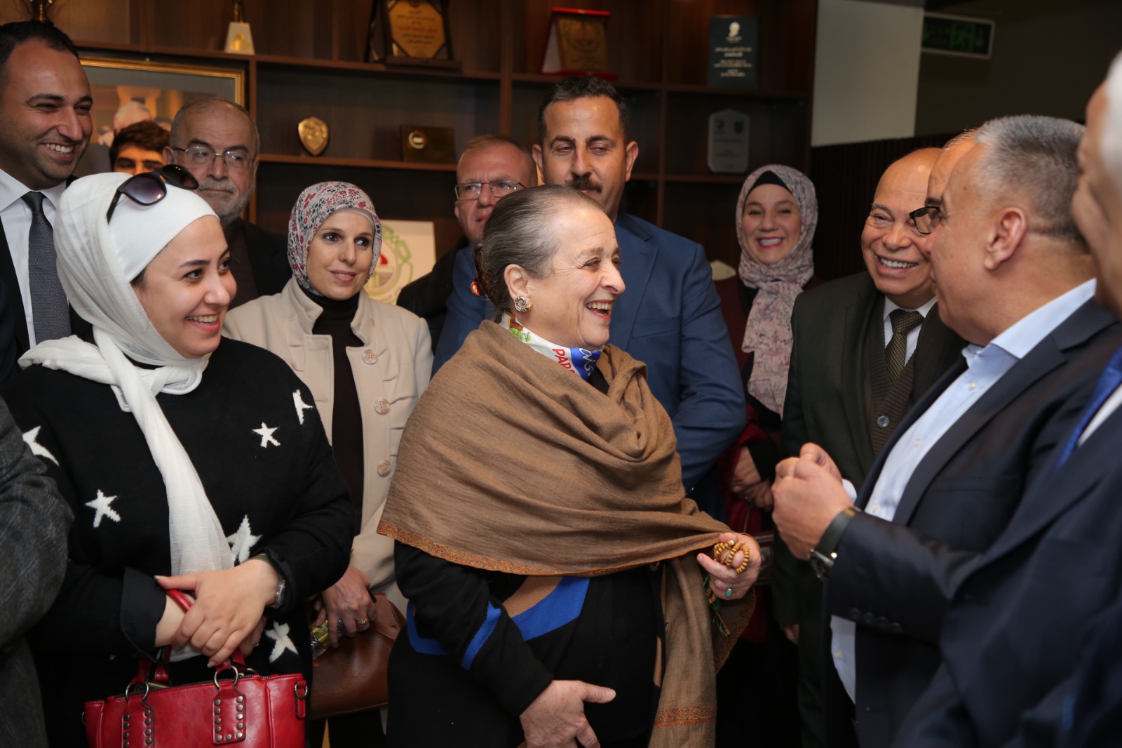 صاحبة السمو الملكي الأميرة عالية بنت الحسين المعظمة الرئيسة الفخرية تزور نادي خريجي الجامعة الأردنية