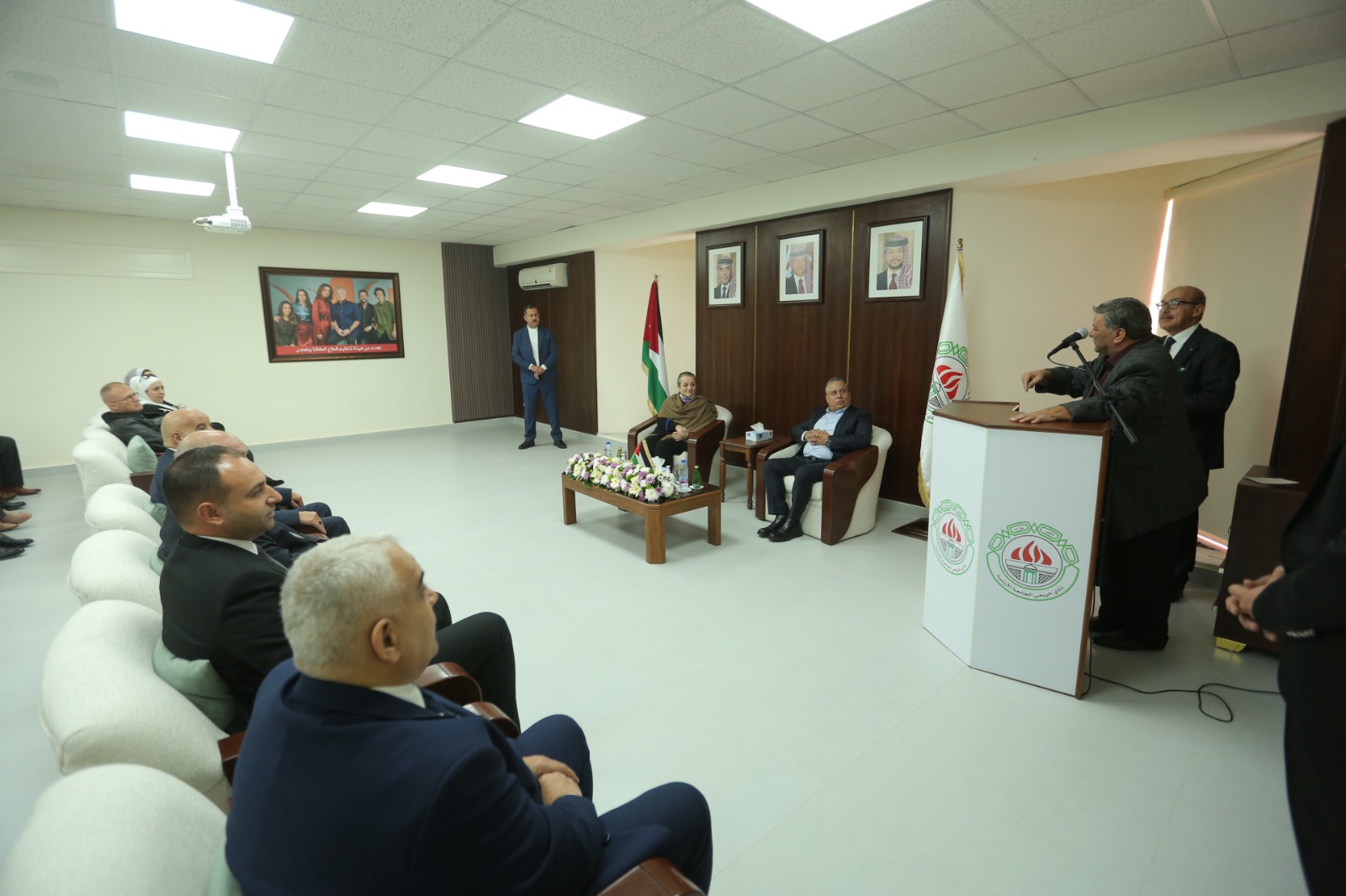 صاحبة السمو الملكي الأميرة عالية بنت الحسين المعظمة الرئيسة الفخرية تزور نادي خريجي الجامعة الأردنية