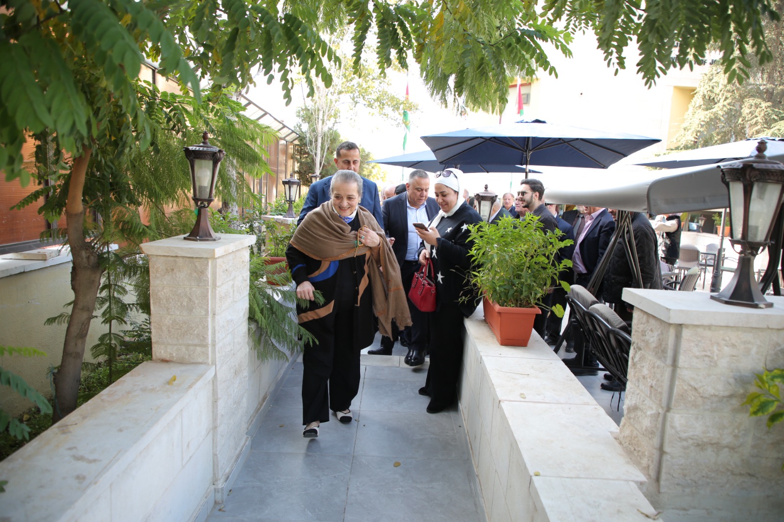 صاحبة السمو الملكي الأميرة عالية بنت الحسين المعظمة الرئيسة الفخرية تزور نادي خريجي الجامعة الأردنية