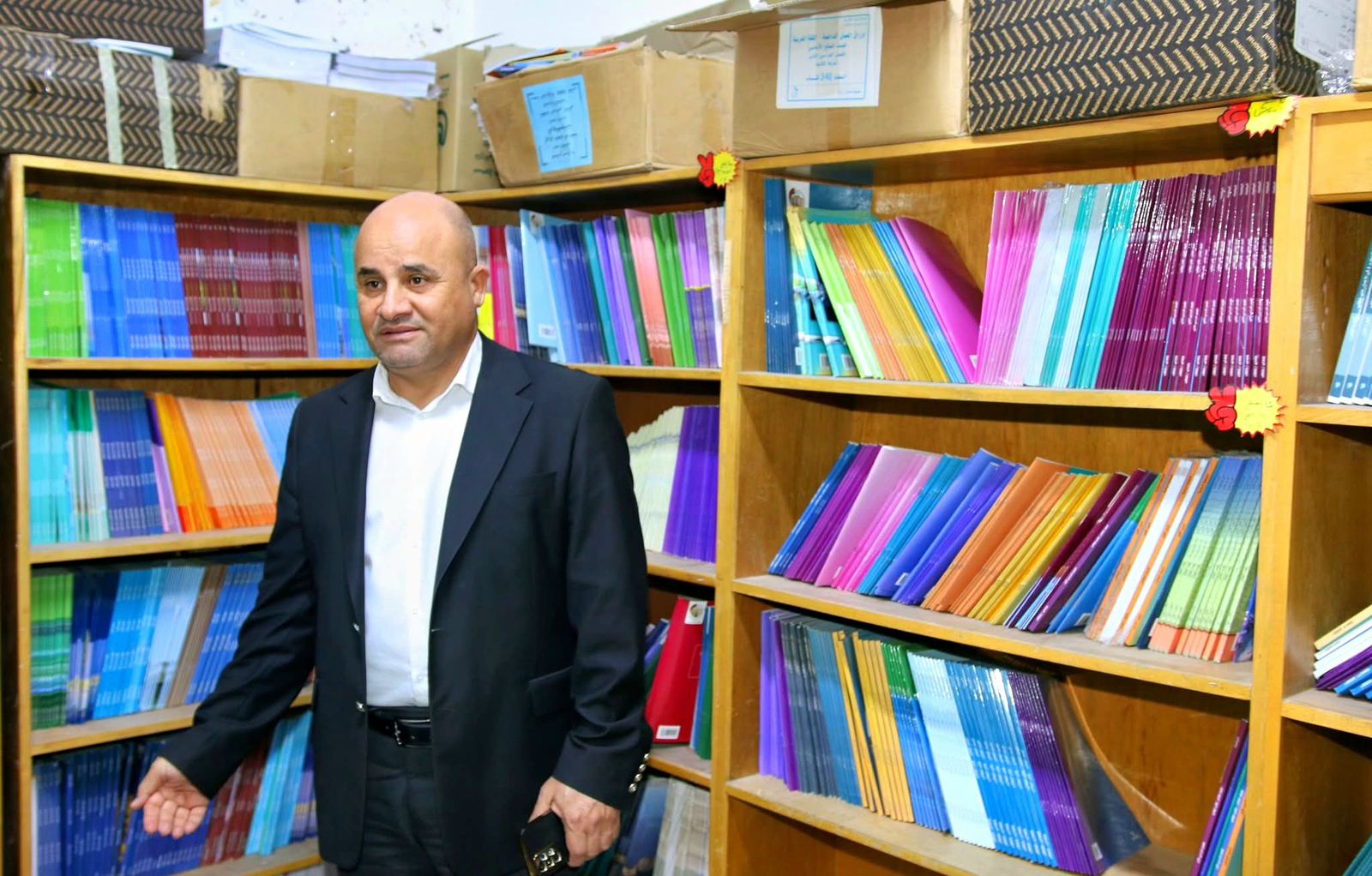 الحباشنة يتابع جاهزية مستودعات الكتب المدرسية وعمليات تسليم الكتب للمدارس في تربية معان