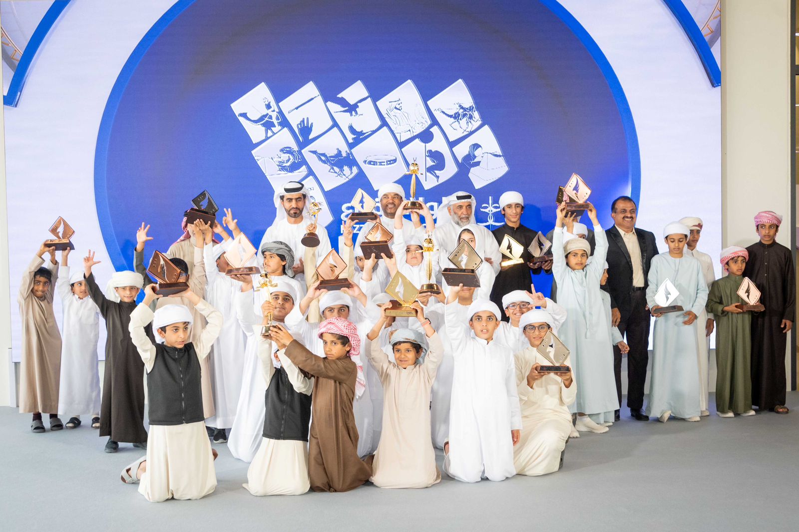 مركز حمدان بن محمد لإحياء التراث يعلن عن انطلاق بطولة فزاع للصيد بالصقور