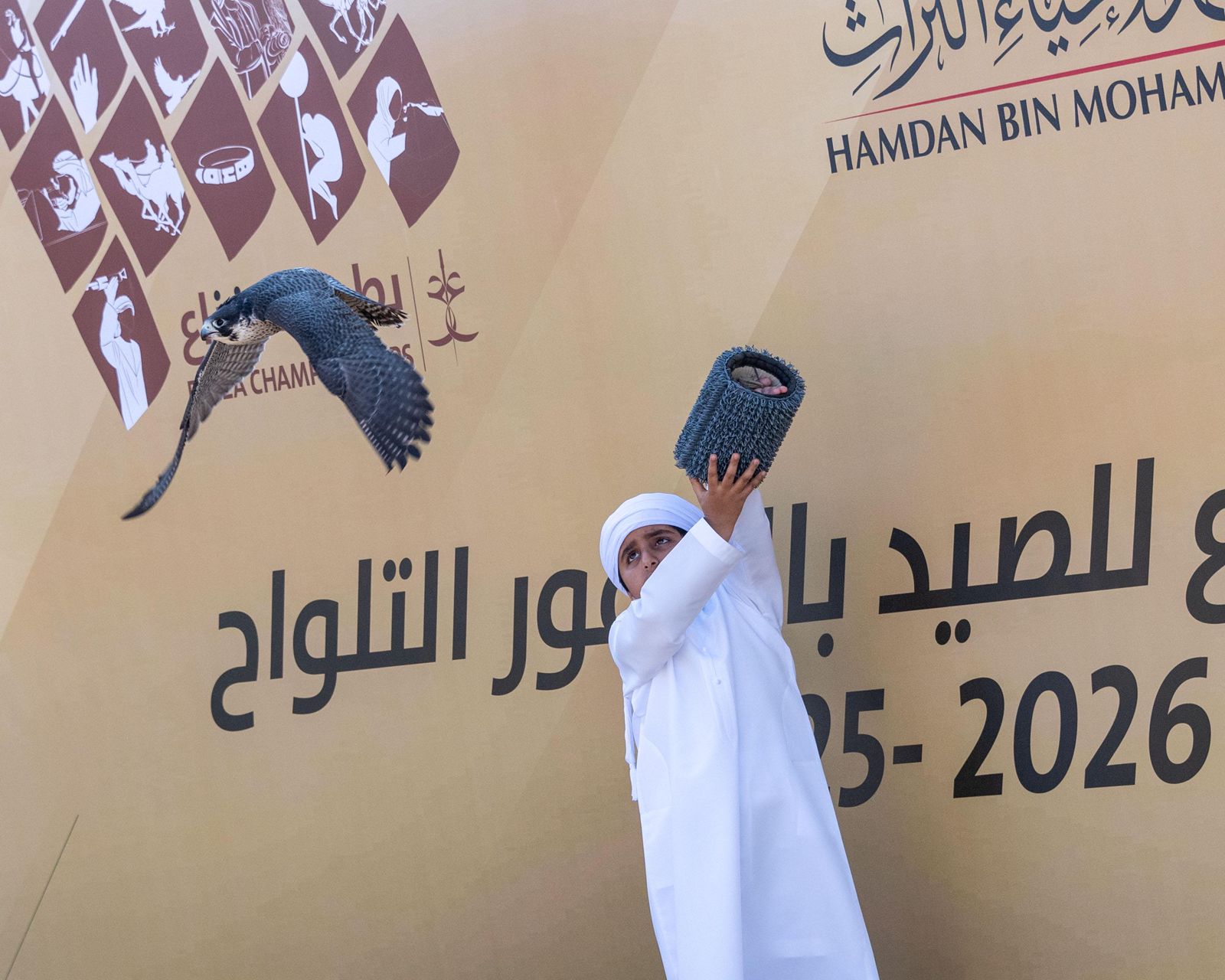 مركز حمدان بن محمد لإحياء التراث يعلن عن انطلاق بطولة فزاع للصيد بالصقور