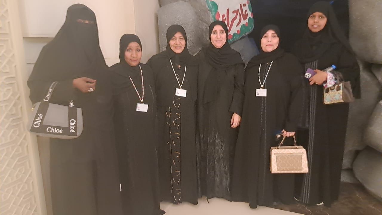 رحلة ثقافية لكبار المواطنين إلى مجمع القرآن الكريم في الشارقة ضمن مبادرة «عِش اللحظة»