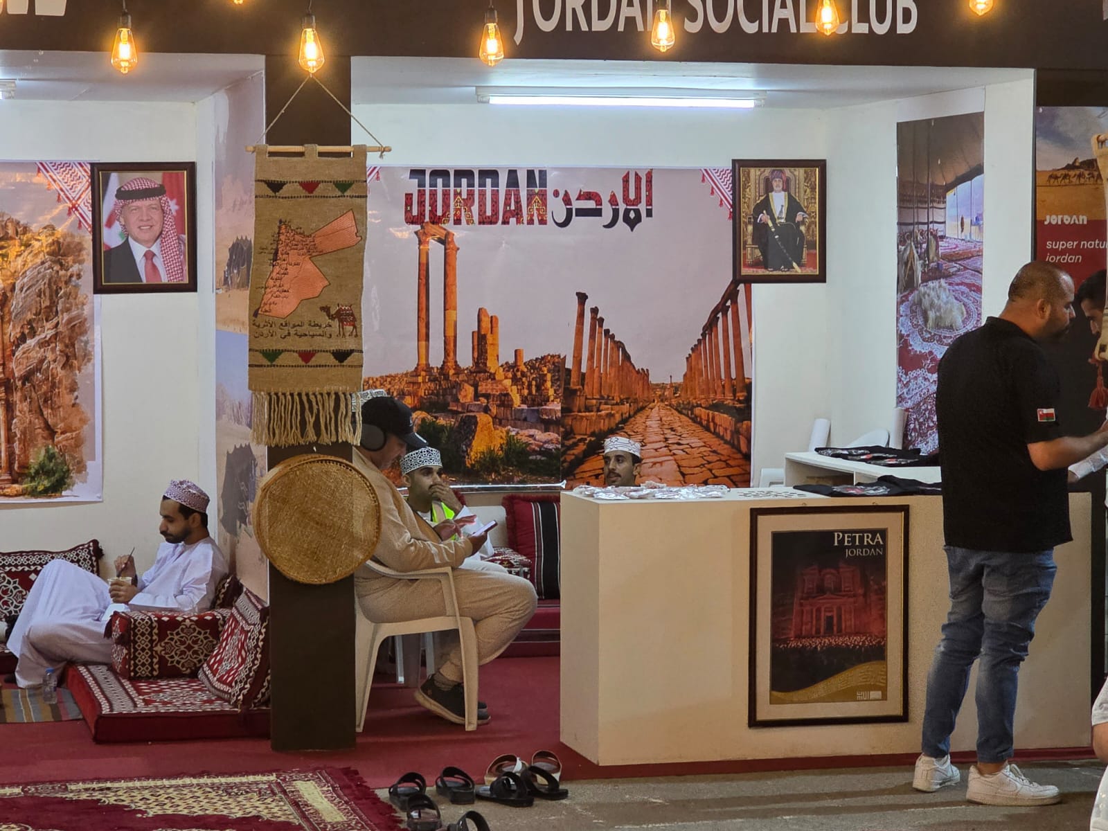 نادي الجالية الأردنية في سلطنة عُمان يشارك في مهرجان مسقط .