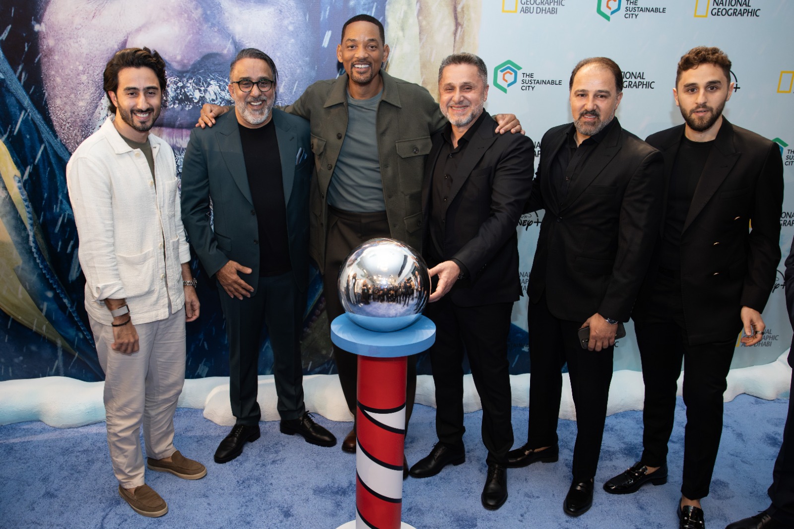 ويل سميث يخطف أنظار دبي في العرض الإقليمي لسلسلة من القطب إلى القطب مع ويل سميث في المدينة المستدامة