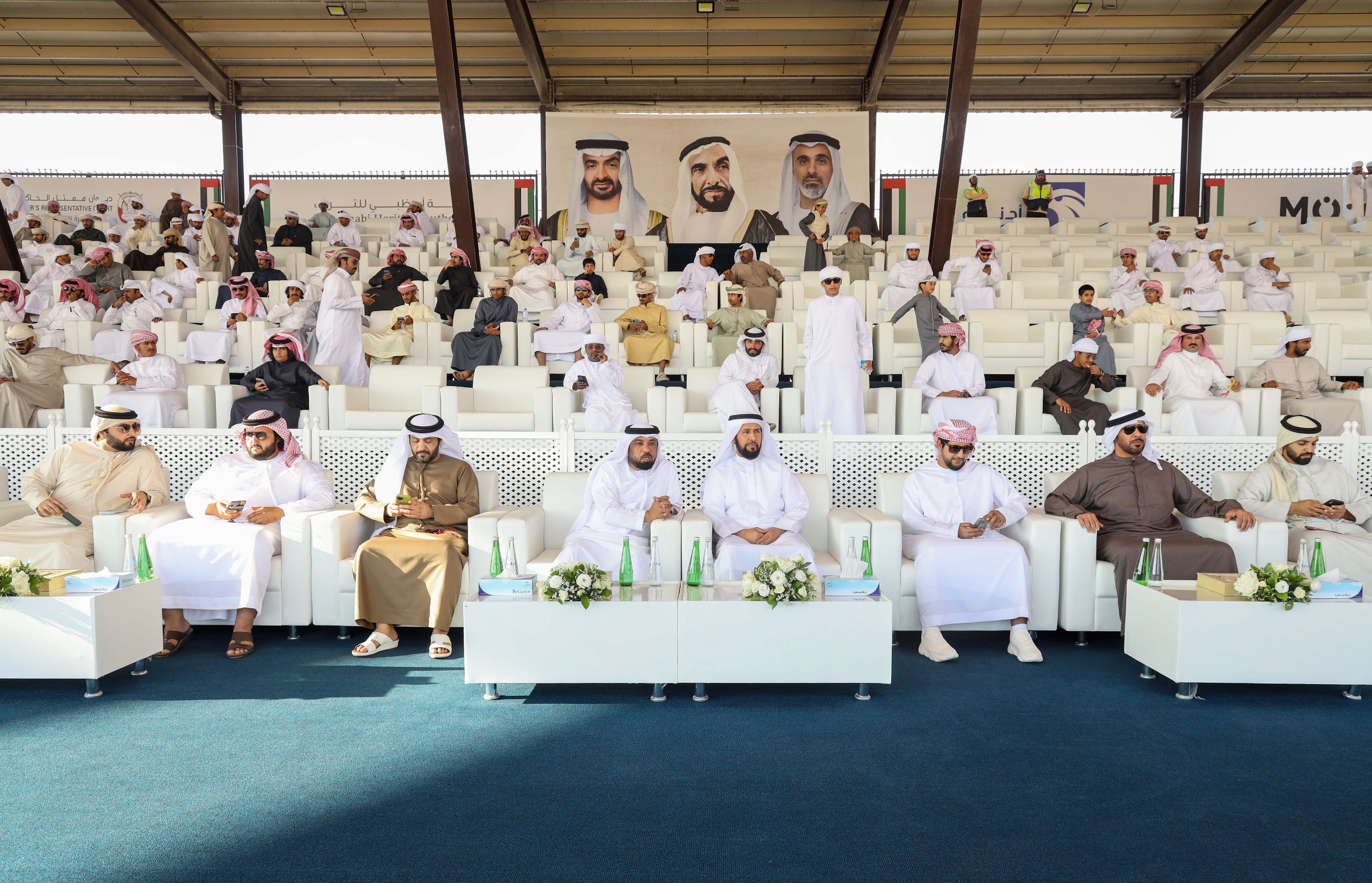 مهرجان الظفرة يتوج سن الحول في مزاينة الإبل