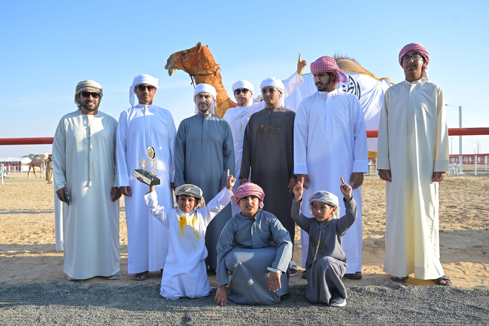 مهرجان الظفرة يتوج سن الحول في مزاينة الإبل
