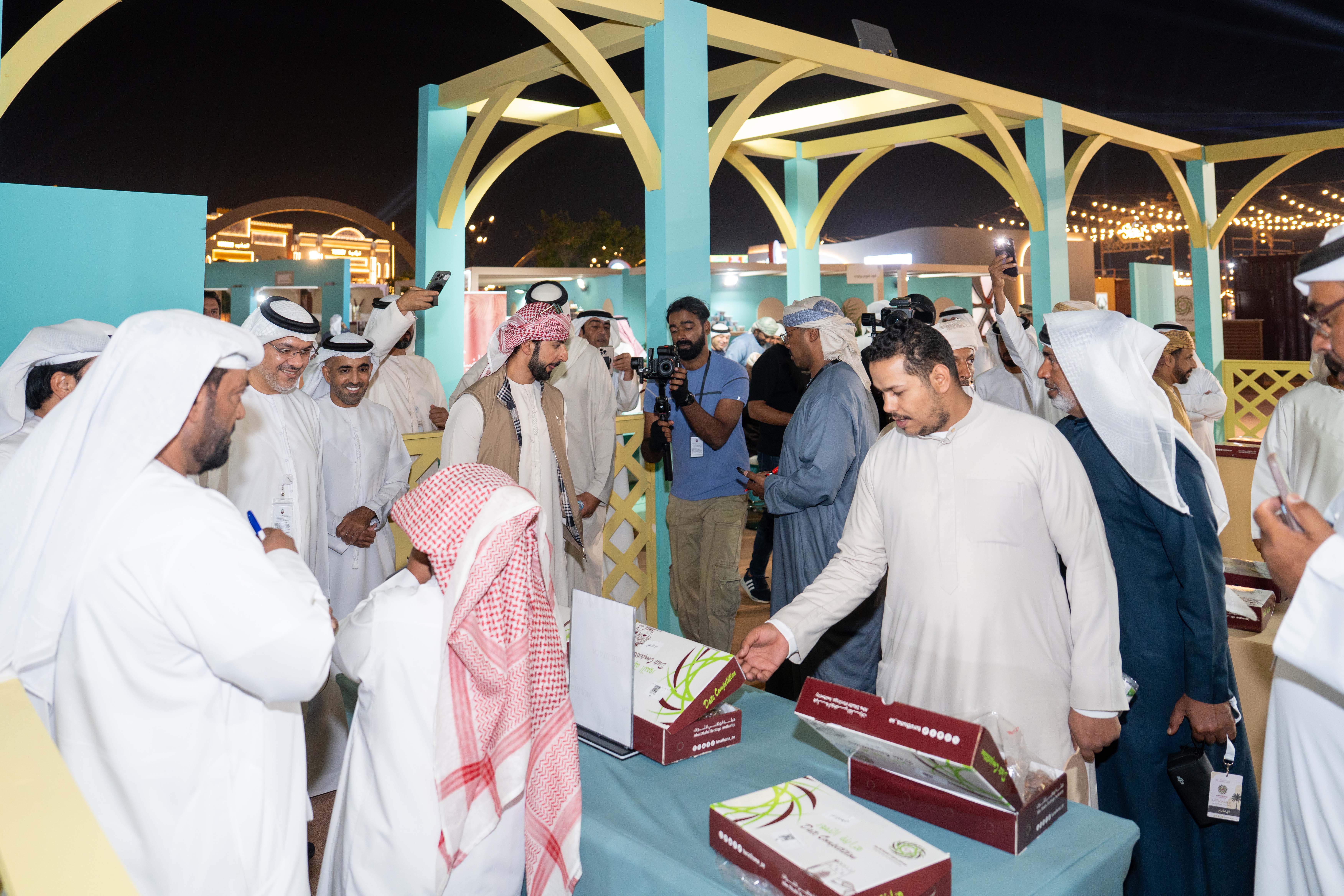 برعاية منصور بن زايد.. انطلاق الدورة الثالثة من مهرجان الوثبة للتمور