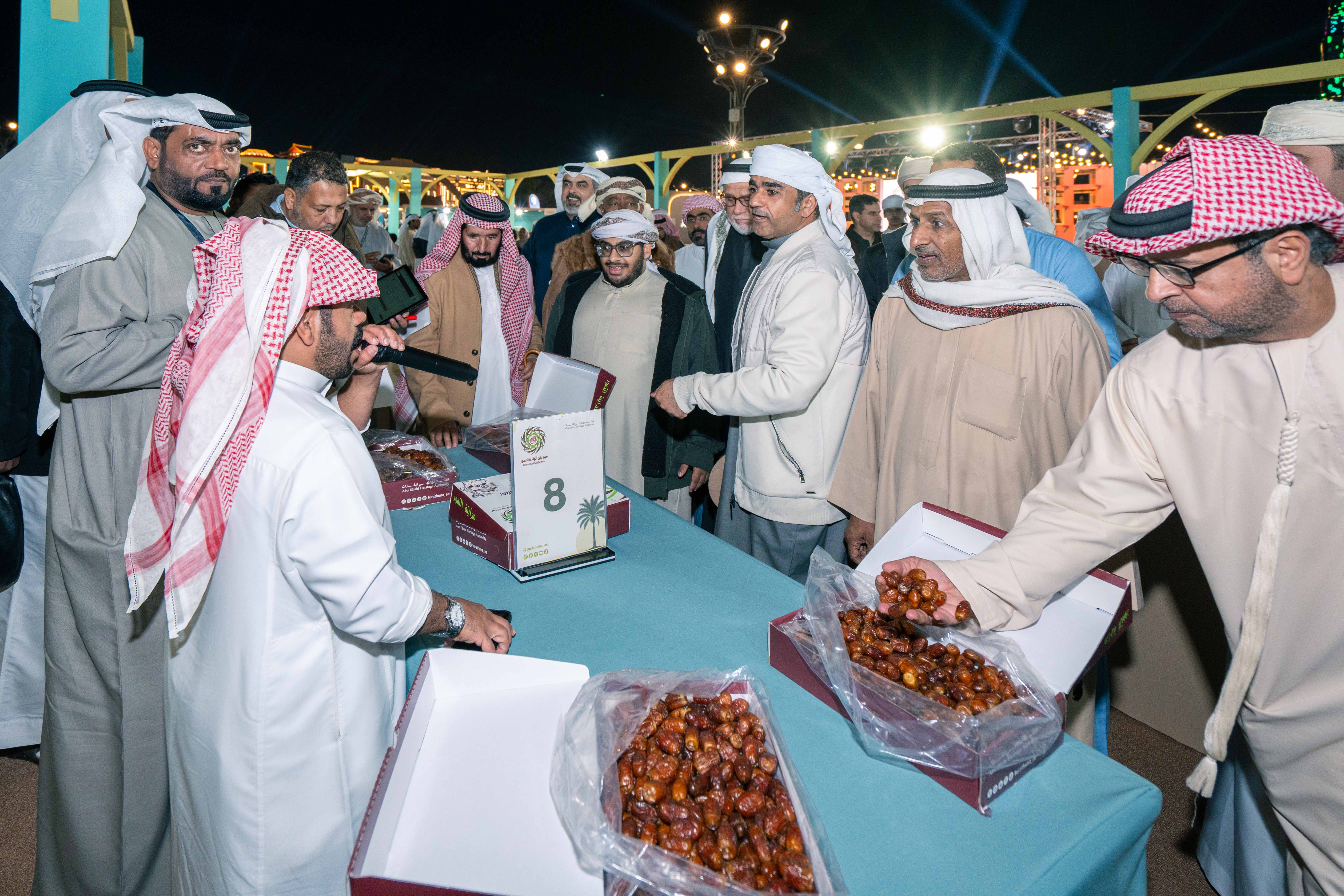 «الوثبة للتمور» يواصل فعالياته ويعلن نتائج المزاينة