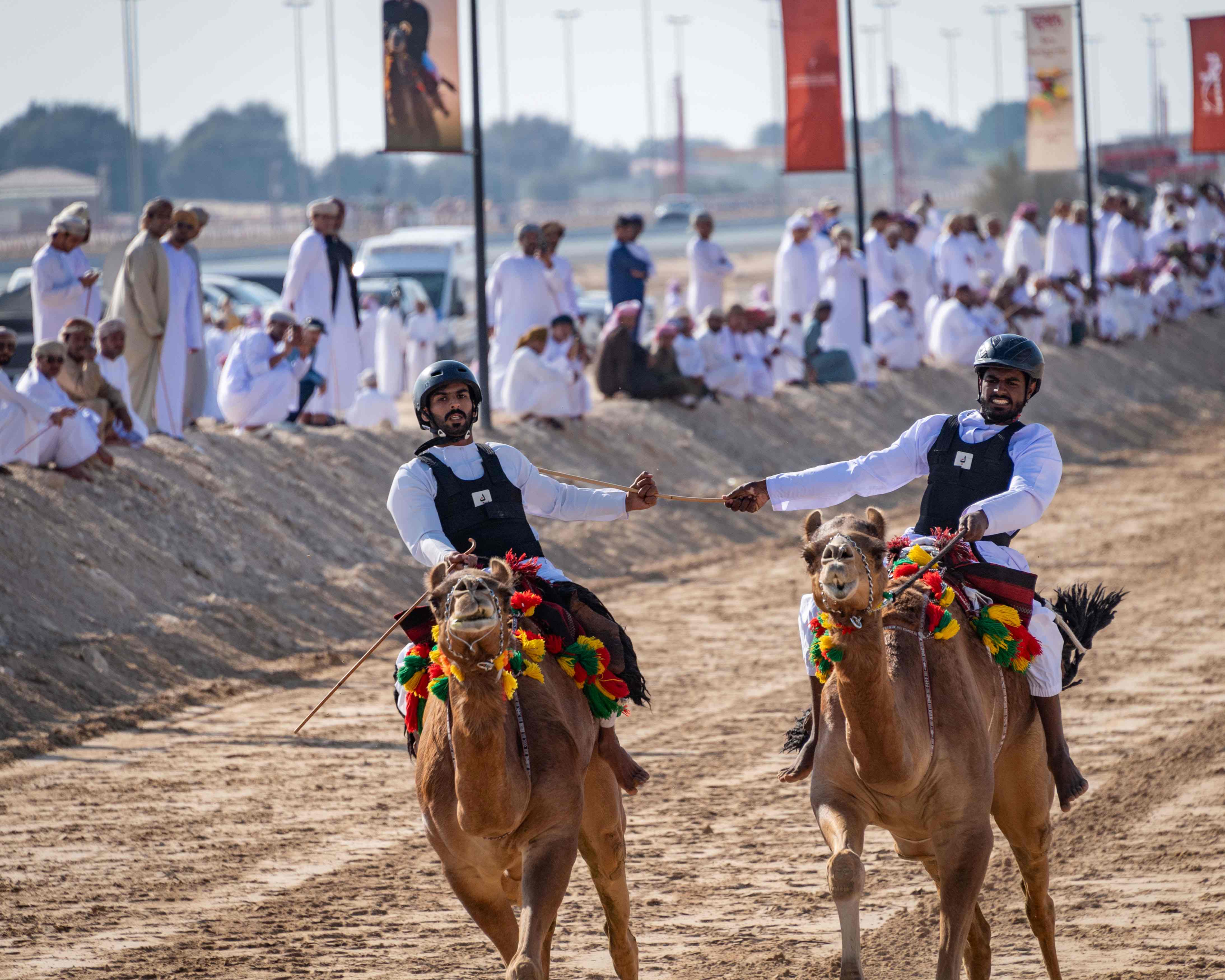 تزامنًا مع مهرجان ولي عهد دبي للهجن 2026 اختتام النسخة الثالثة من بطولة كاس فزاع للعرضة