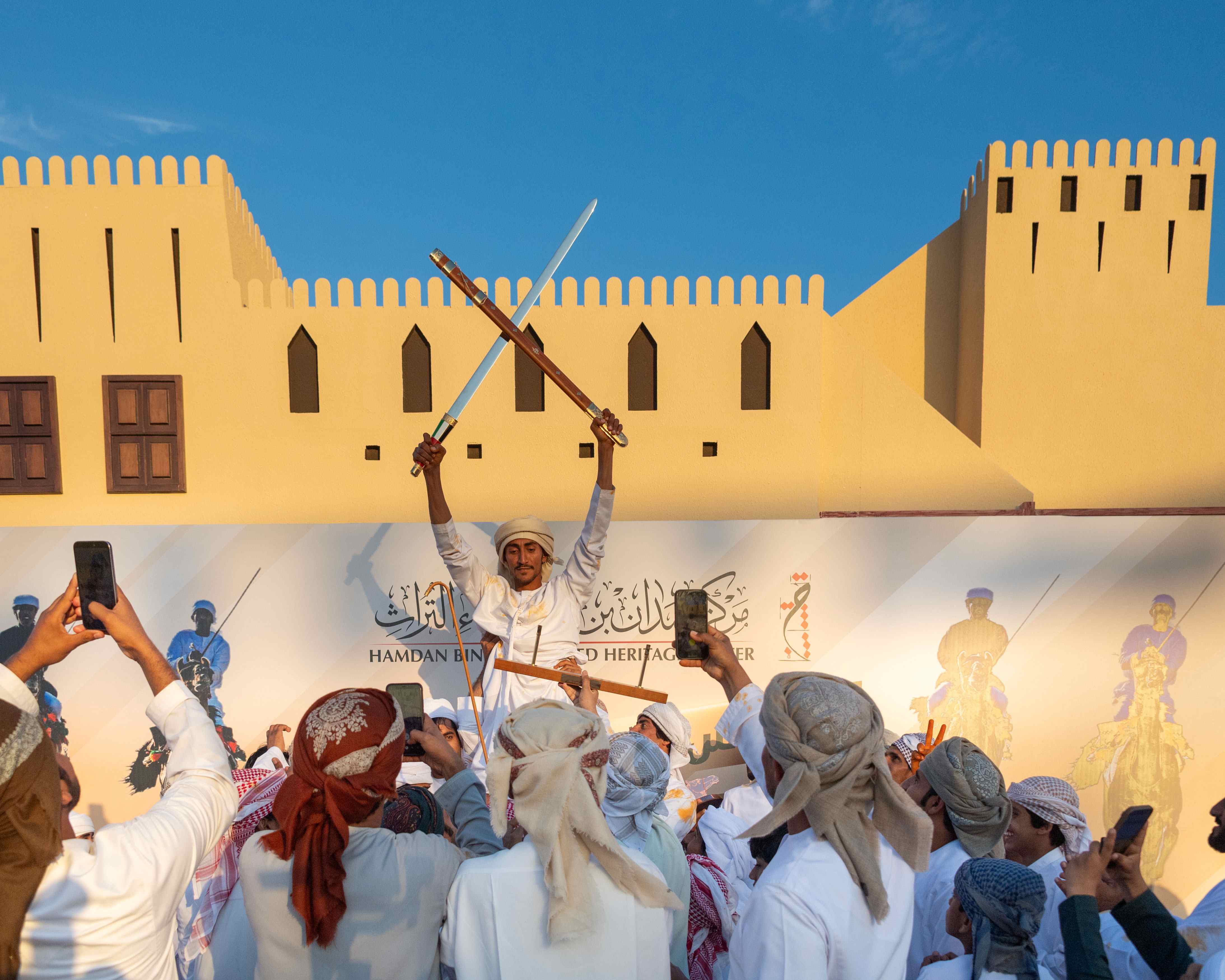 تزامنًا مع مهرجان ولي عهد دبي للهجن 2026 اختتام النسخة الثالثة من بطولة كاس فزاع للعرضة