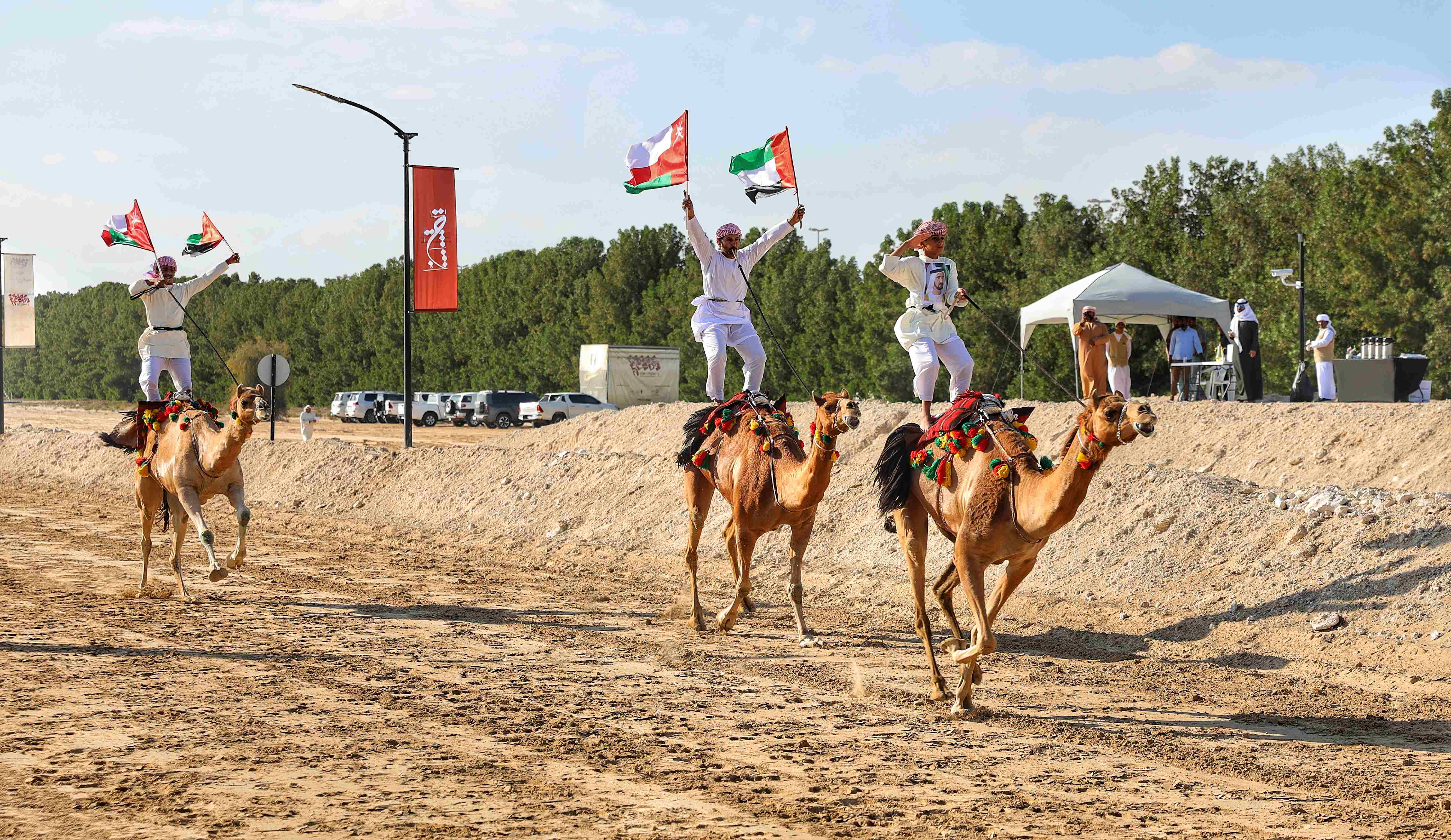 تزامنًا مع مهرجان ولي عهد دبي للهجن 2026 اختتام النسخة الثالثة من بطولة كاس فزاع للعرضة