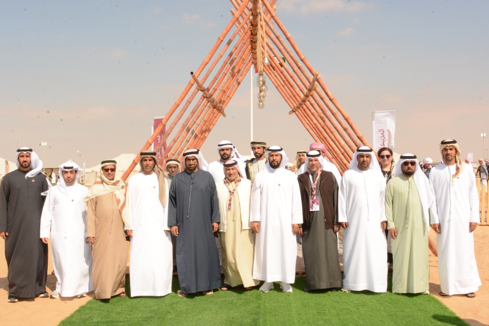 مخيم المربعانية.. إقبال واسع من الطلبة لتعلمالسنع الإماراتي والممارسات التراثية