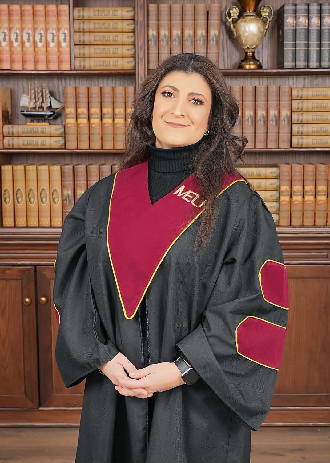 كرستين كنعان العكروش تحصد الماجستير في إدارة الأعمال بتقدير الأولى على الدفعة