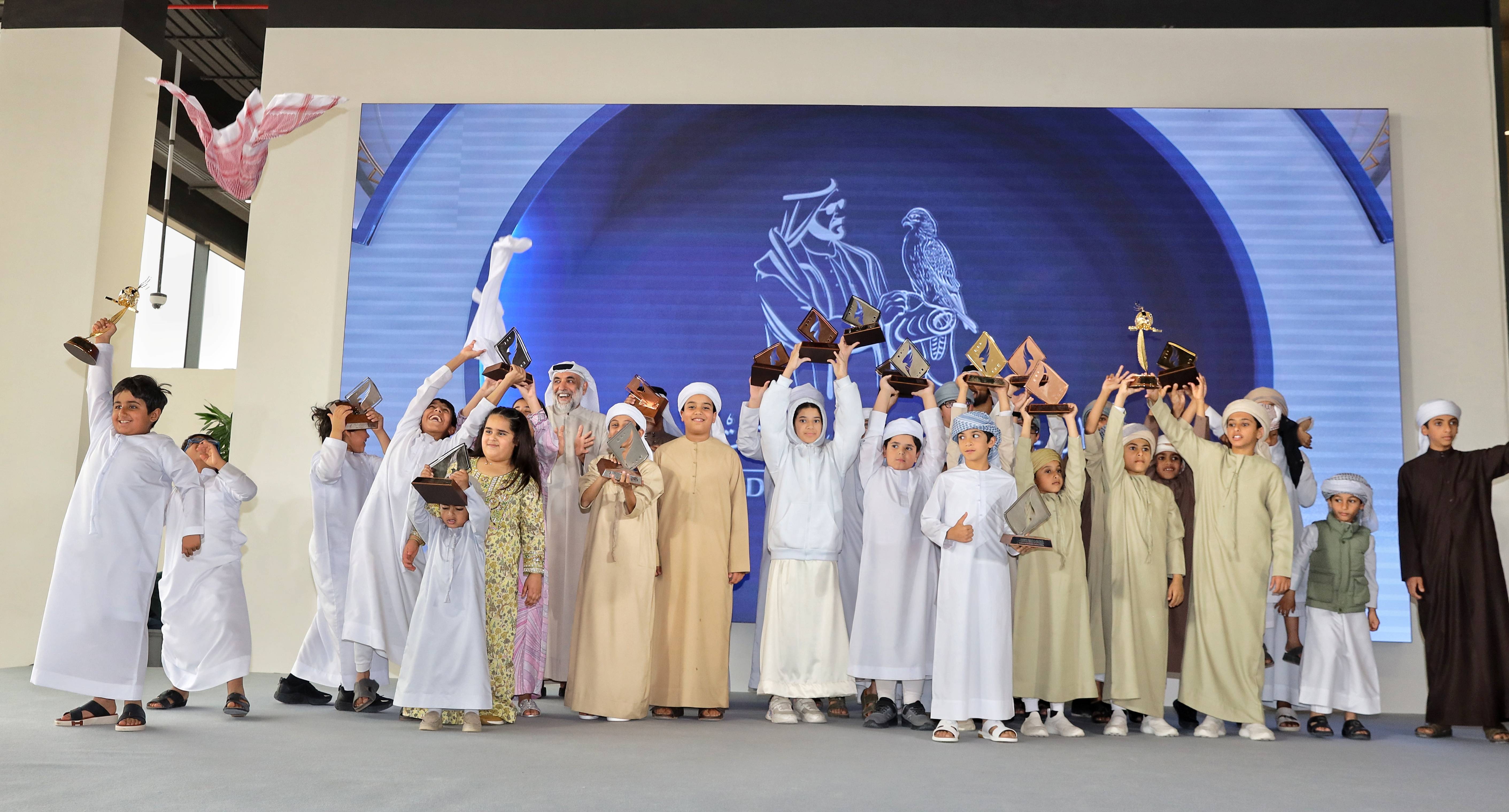 مركز حمدان بن محمد لإحياء التراث يعلن عن انطلاق  كاس محمد بن راشد لسباقات الصقور